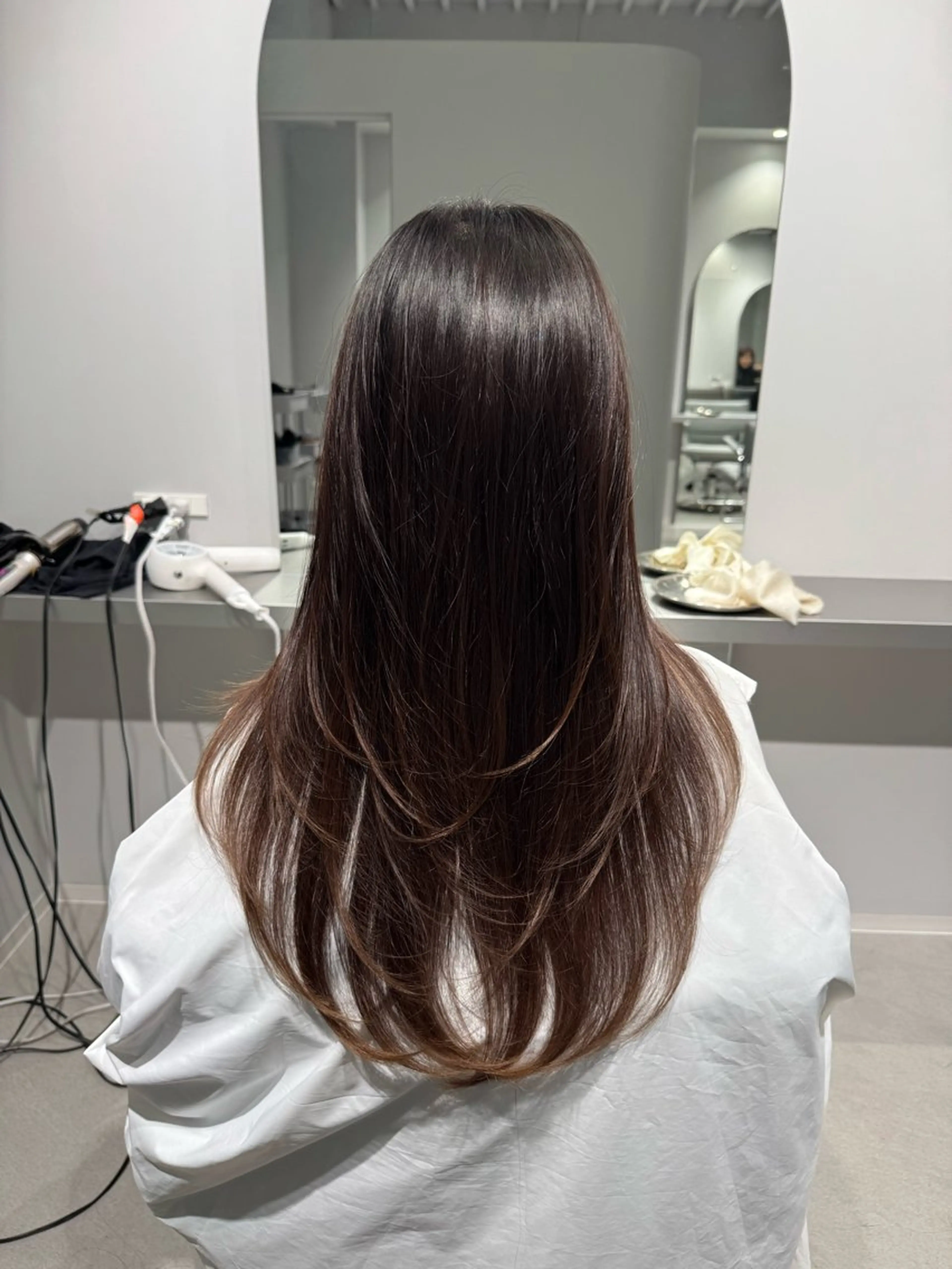 ロング 井上 育海のヘアスタイル