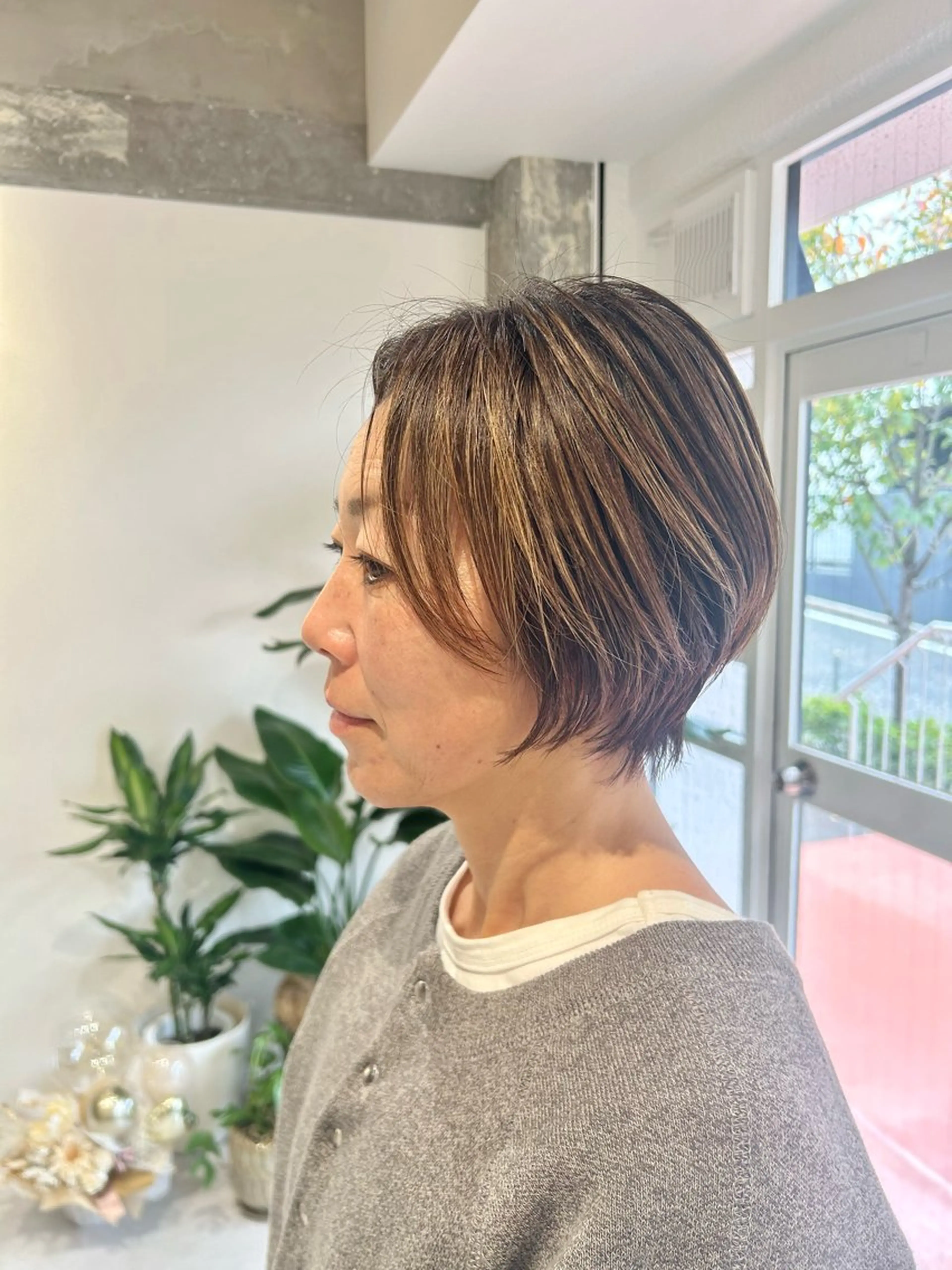 ショート カラー 神部 あずみのヘアスタイル