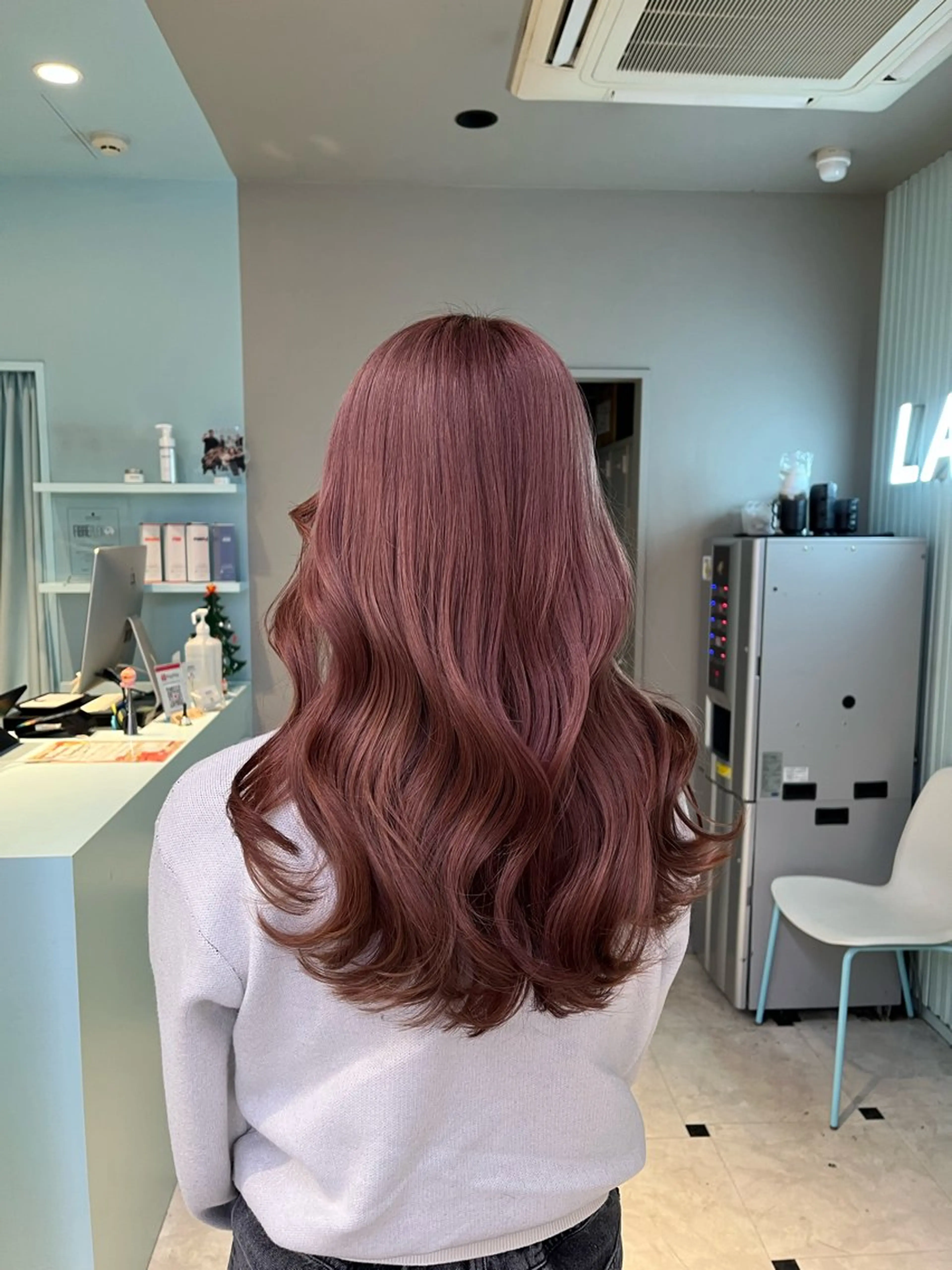 セミロング カラー ヘアカラー トリートメント ブリーチカラー 🩵MIZUKIのヘアスタイル