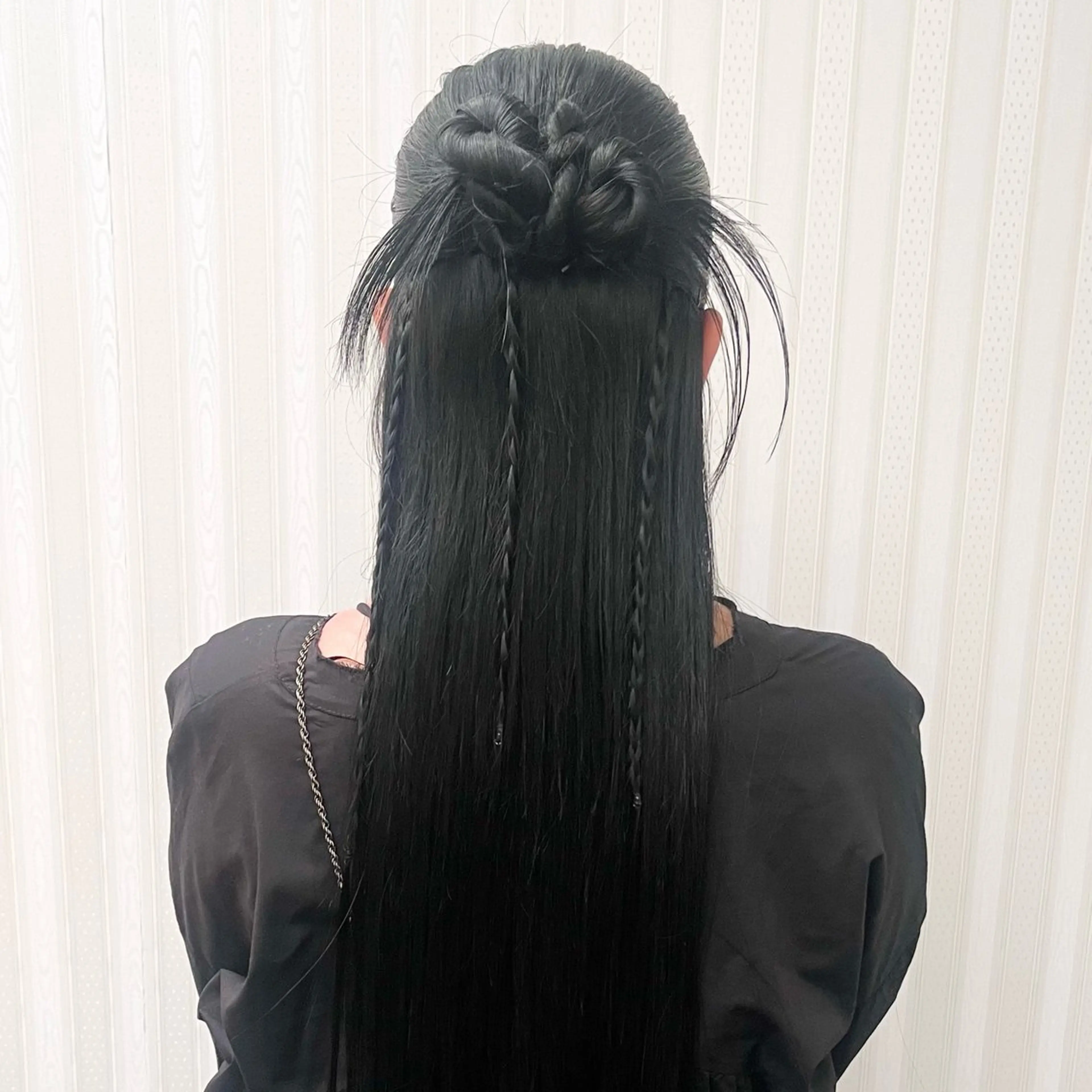 ロング ヘアアレンジ ハーフアップ ヘアセット 伊藤 玲衣のヘアスタイル