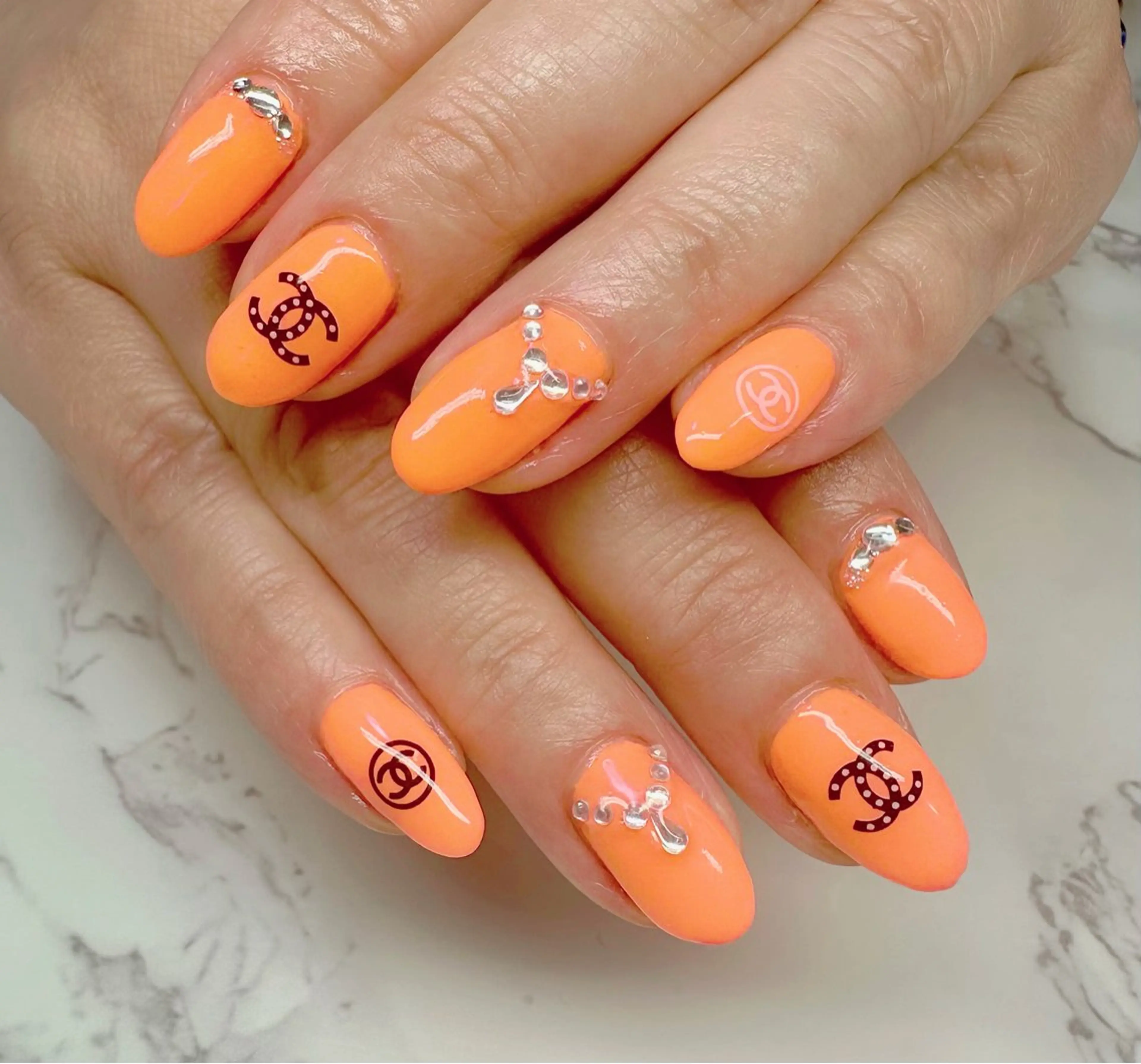 ネイル オーロラネイル フレンチネイル マグネットネイル ニュアンスネイル ワンカラーネイル M.N_ nailのネイルデザイン