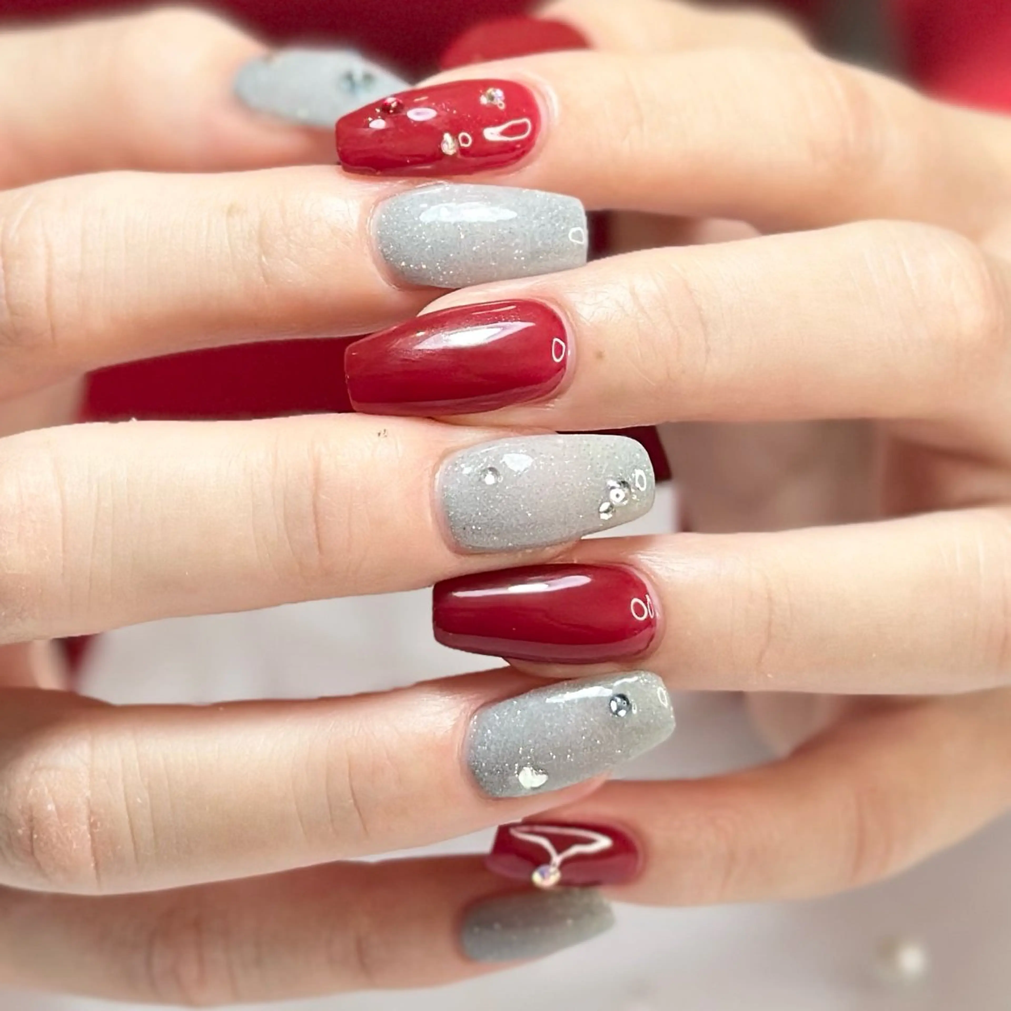 ネイル ストーンネイル HAIR&MAKE POSH 日暮里のネイルデザイン