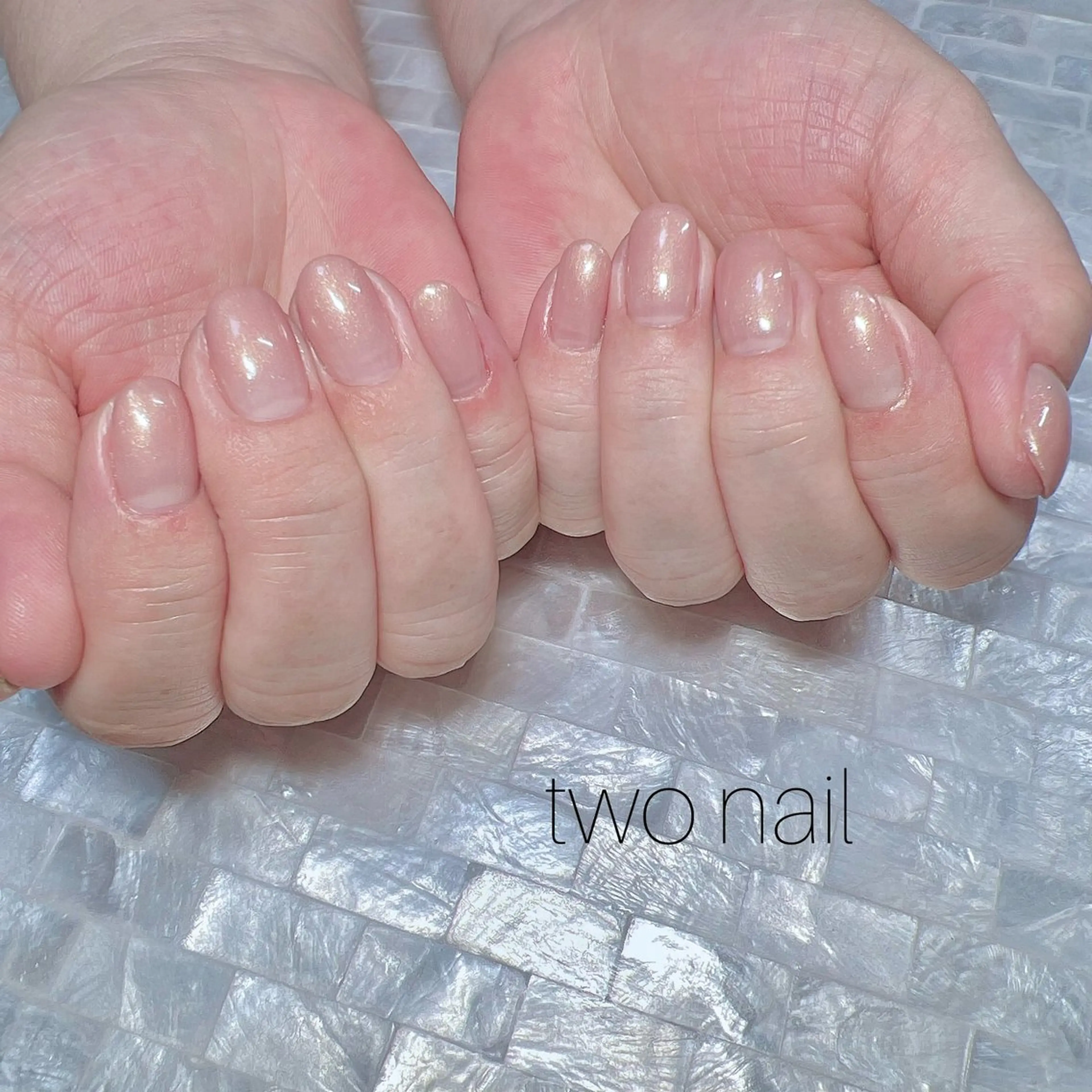 ネイル キラキラネイル ネイルチップ ホワイト ハンドネイル two nailのネイルデザイン