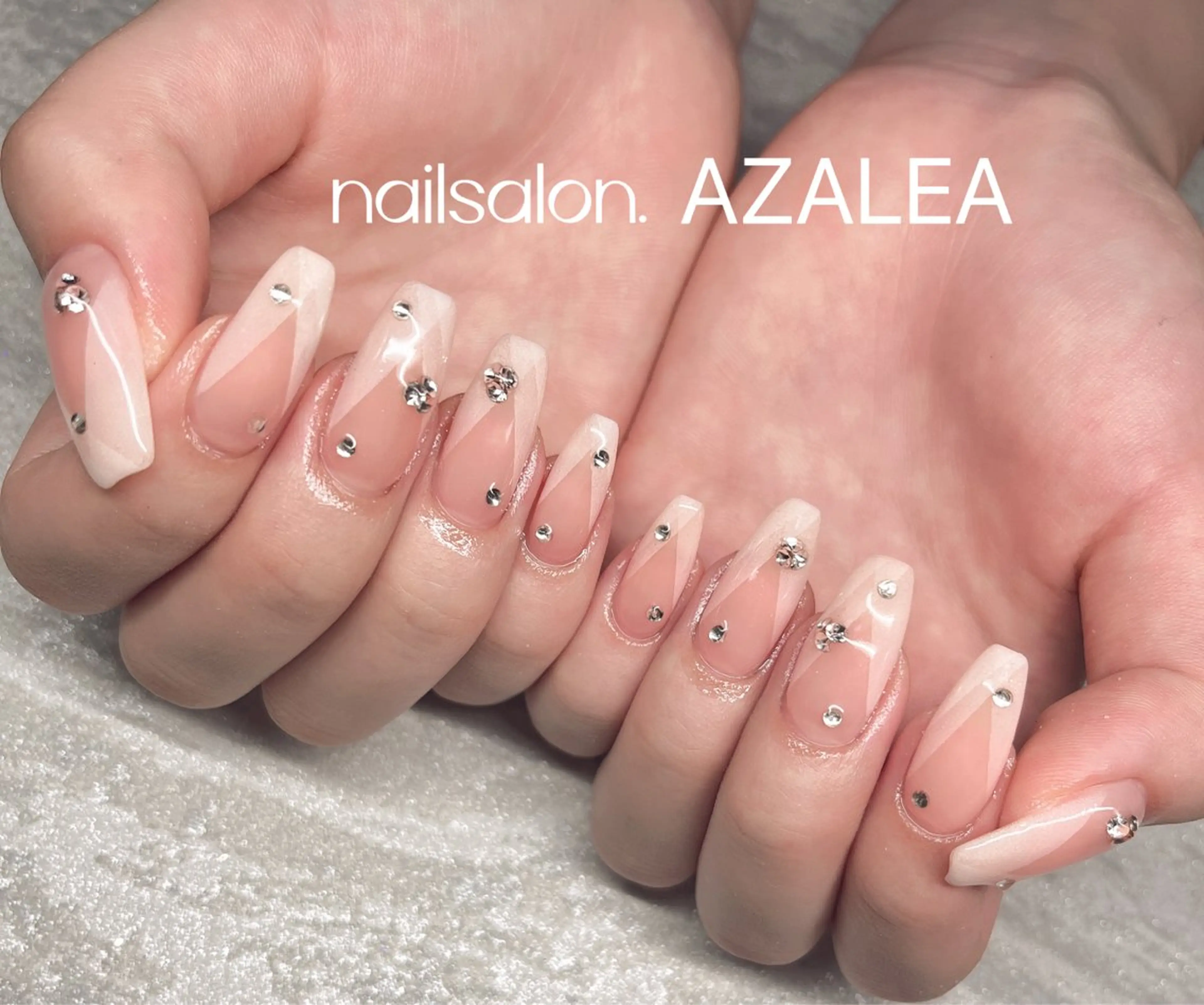 ネイル R inのネイルデザイン