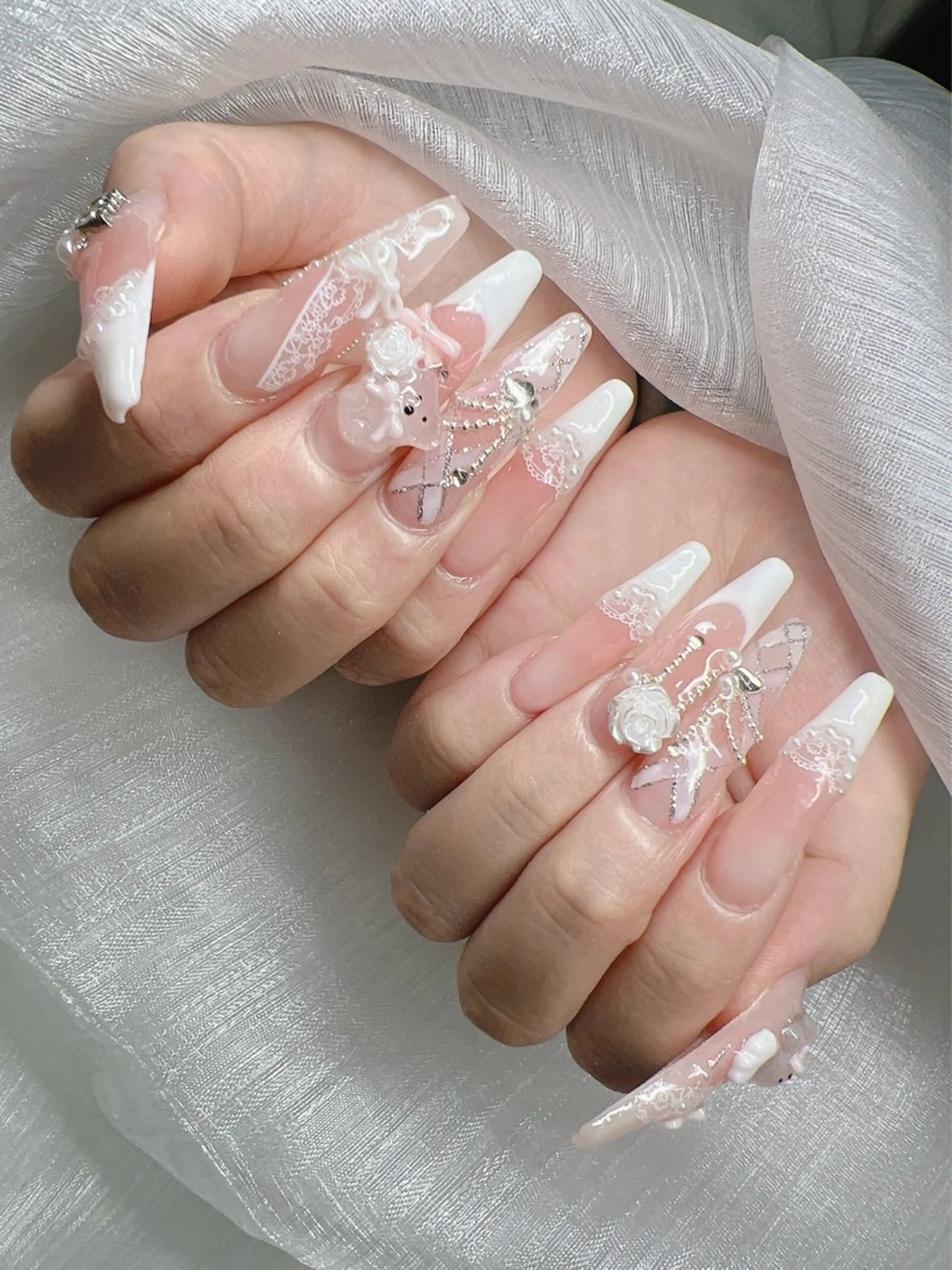 ネイル 長さ出し グラデーション 卒業式 キラキラネイル マグネットネイル ハンドネイル Lee Nails チップ長さだし専門店のネイルデザイン