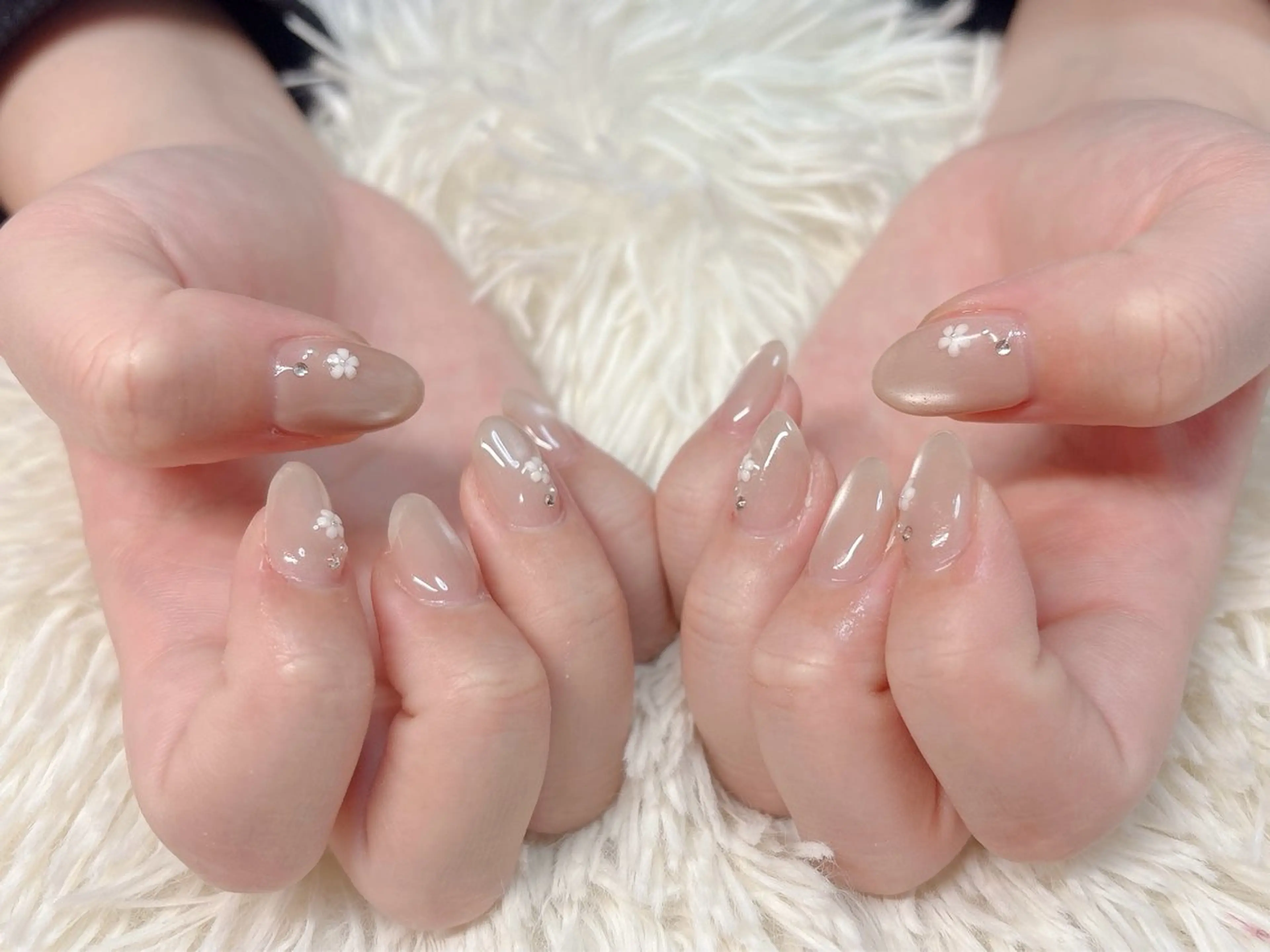 ネイル ハンドネイル パッチリオメメ Lianaのネイルデザイン