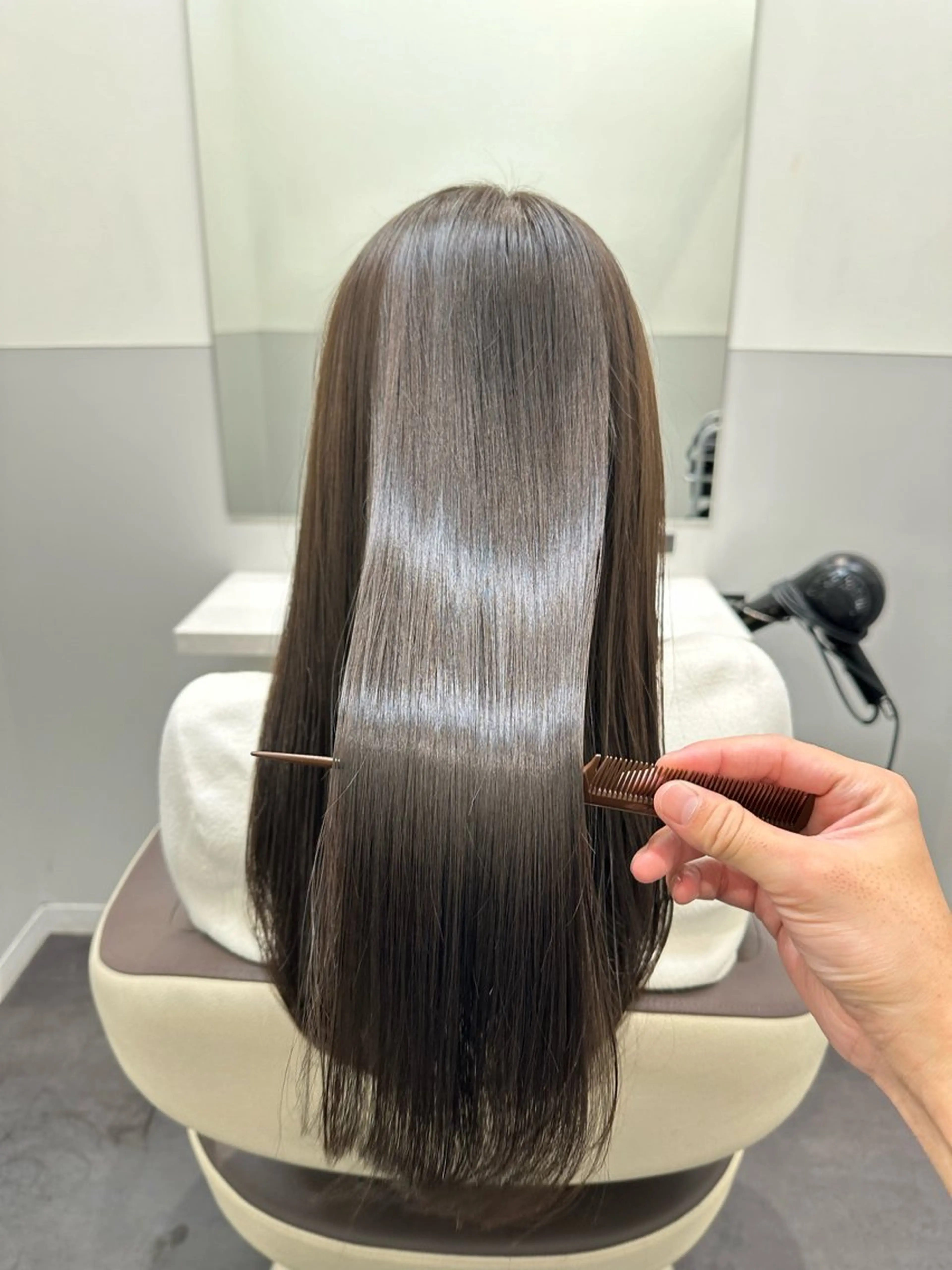 ロング カラー 透明感カラー グレージュ オリーブグレージュ オリーブグレー カット ヘアカラー トリートメント 【美髪矯正 /髪質改善】RINのヘアスタイル