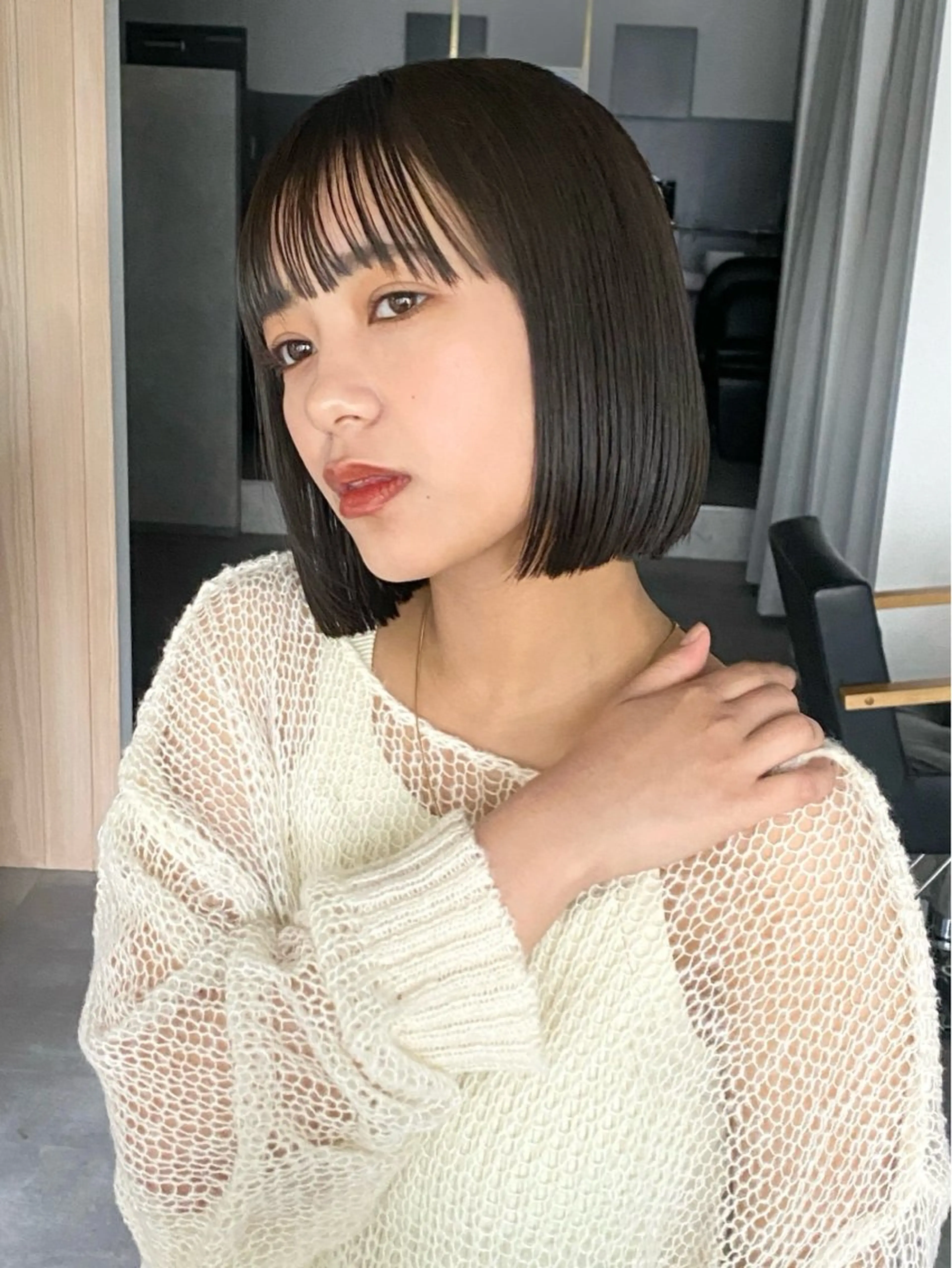 ミディアム カラー 切りっぱなしボブ 黒髪 ブルーカラー ブルーブラック ブラウンカラー カット ヘアカラー トリートメント saki🌼ボブ× 透明感カラー🌼のヘアスタイル