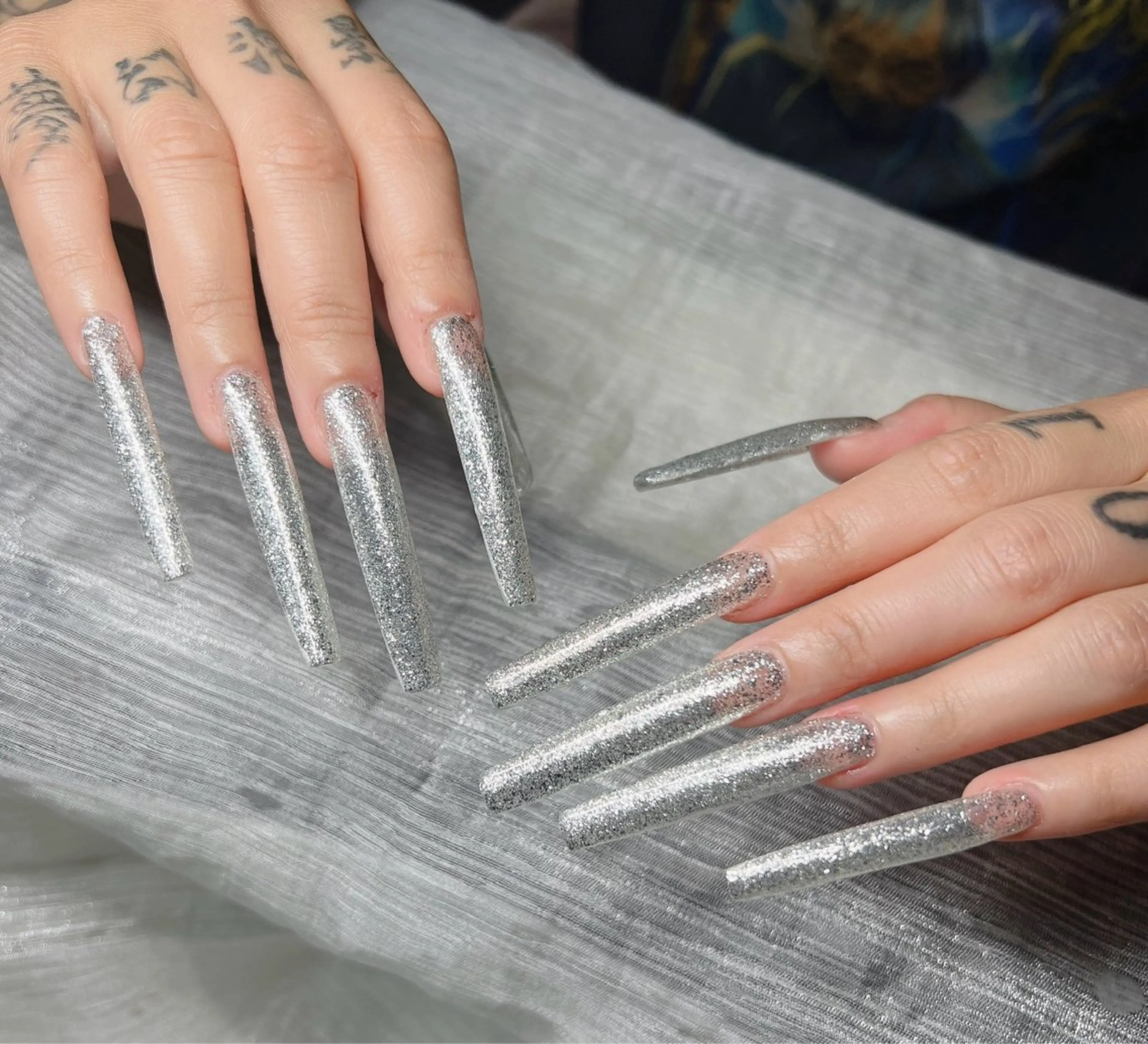 ネイル 長さ出し グラデーション 卒業式 キラキラネイル マグネットネイル ハンドネイル Lee Nailsのネイルデザイン