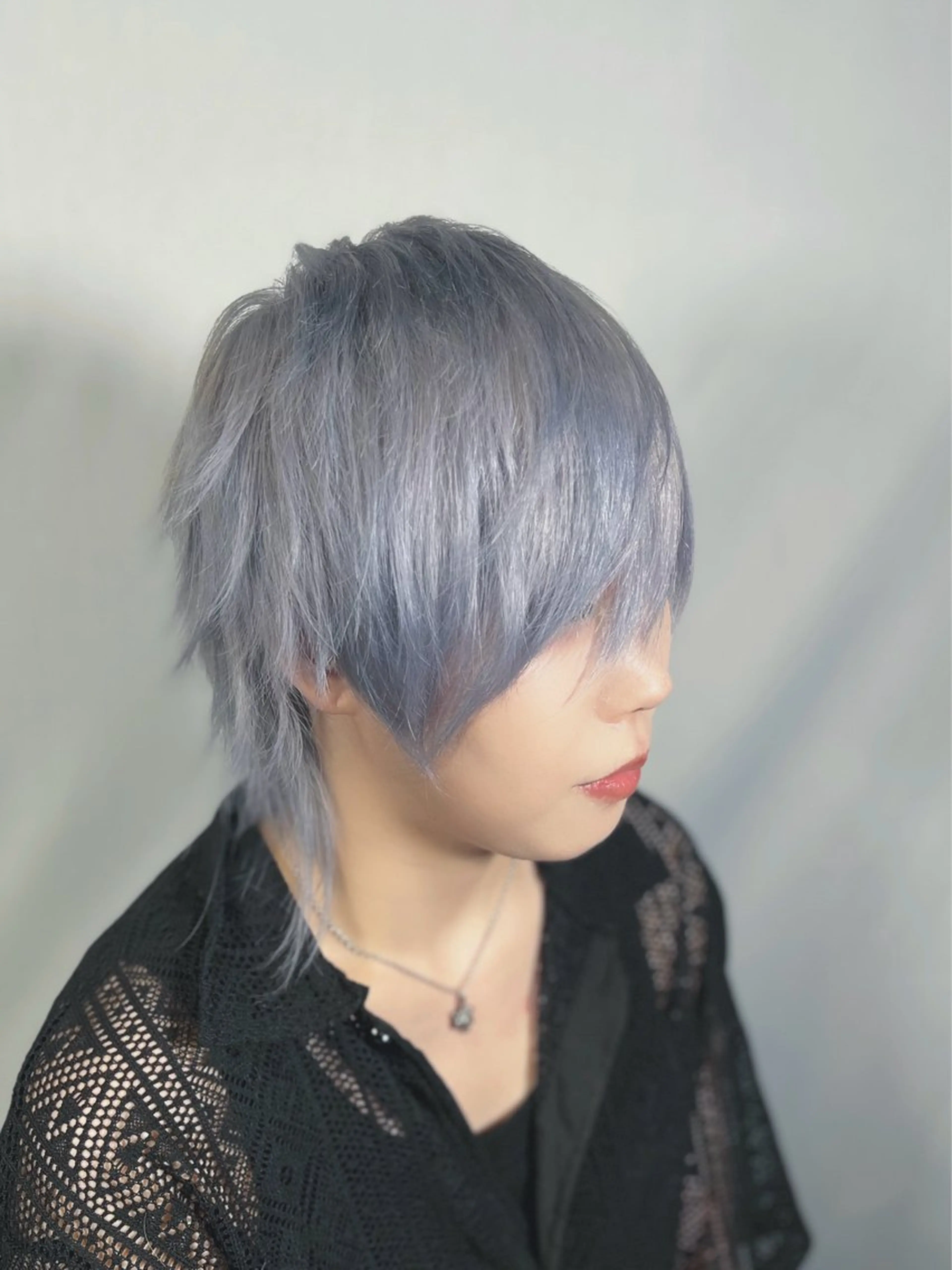 カラー ブリーチ ブルーカラー ケアブリーチ 透明感カラー シルバー ヘアカラー V系ウルフ/ホワイト ブリーチ/🐺Rinのヘアスタイル