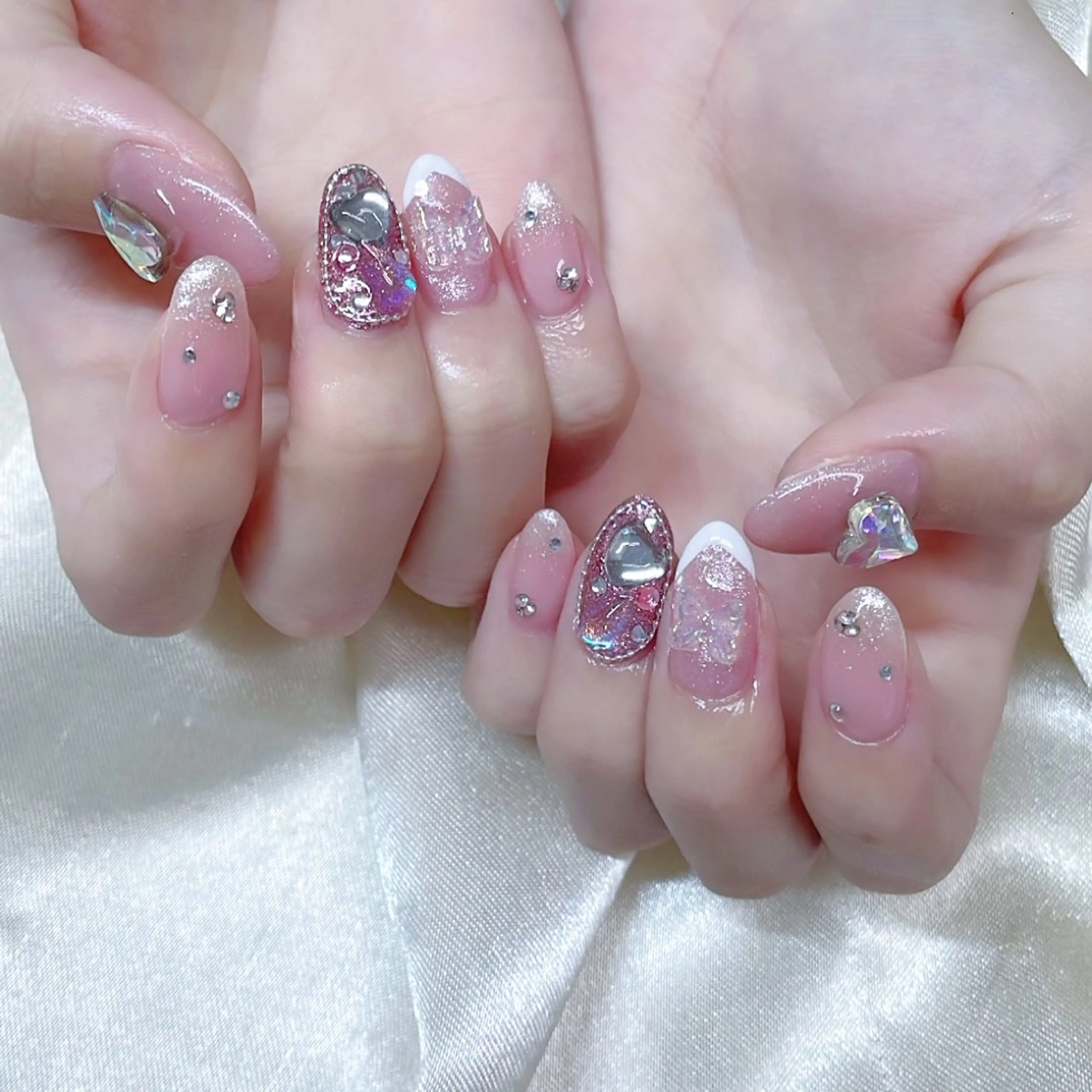 ネイル misaki 🩰‎🤍🎀のネイルデザイン