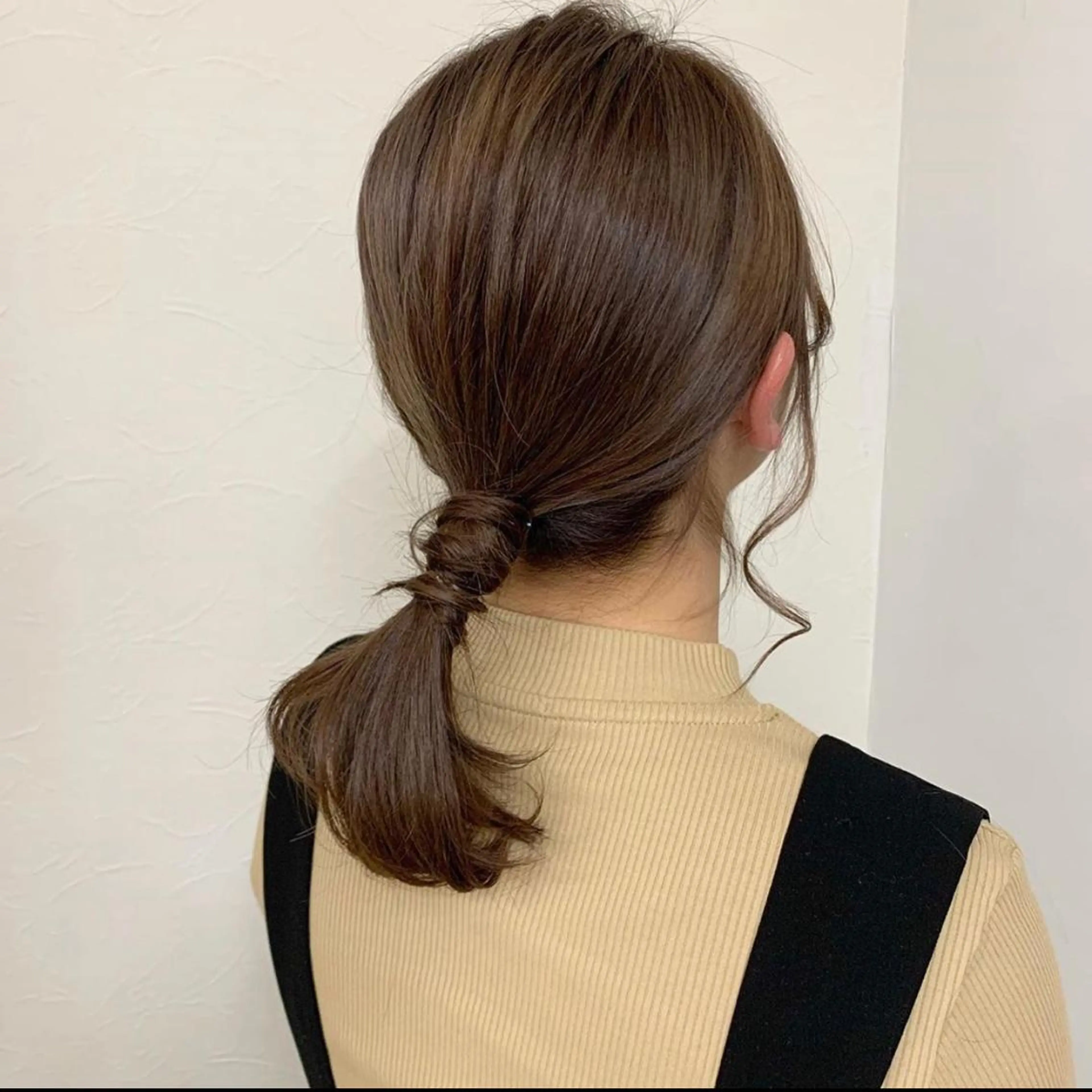 ミディアム カラー ヘアアレンジ 簡単アレンジ 顔周りカット 眉毛ワックス konomiの眉毛・アイブロウイメージ