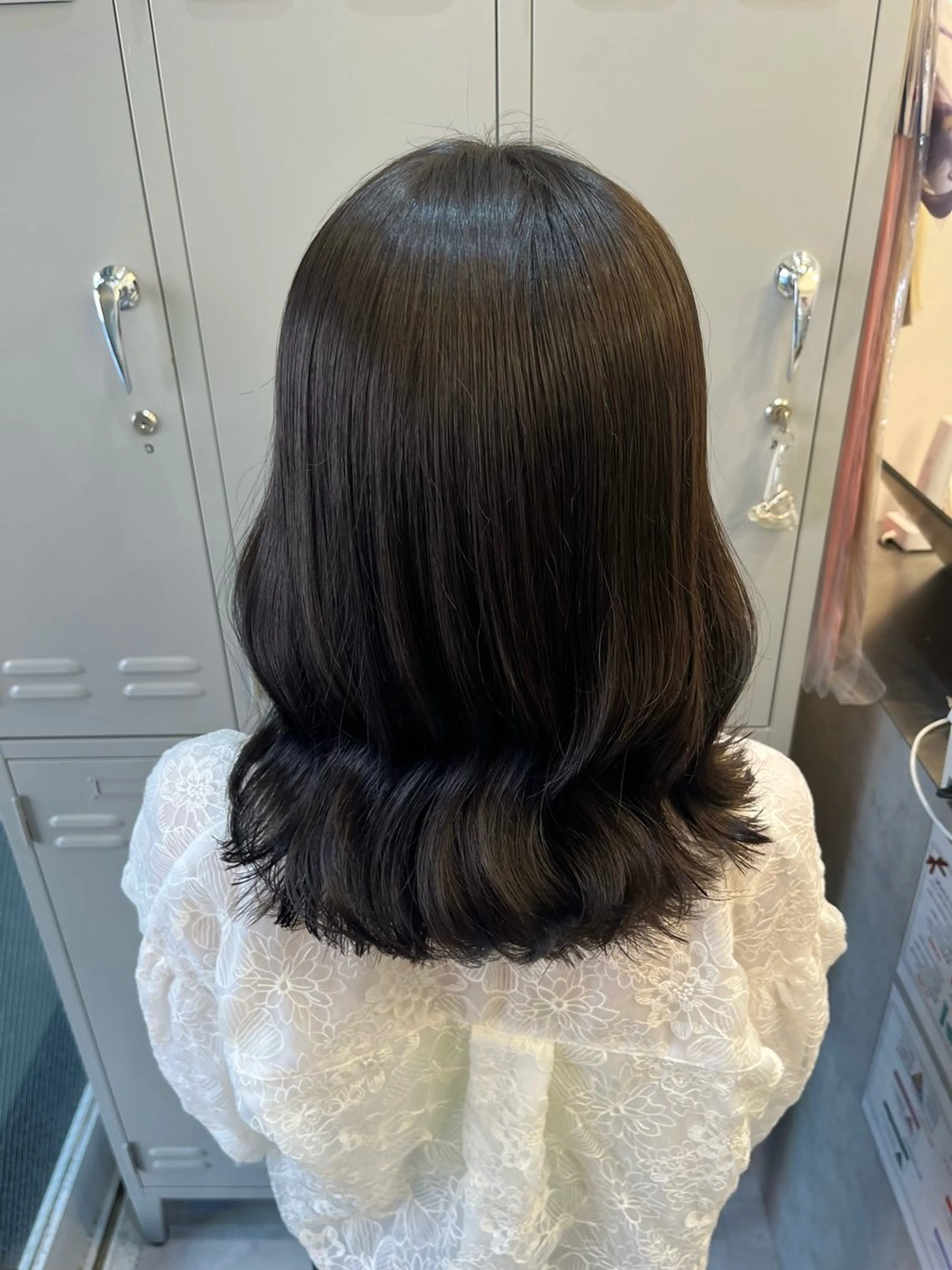 セミロング カラー ヘアカラー トリートメント 透け感ブラウンカラー /レイヤー🧸ナシコのヘアスタイル