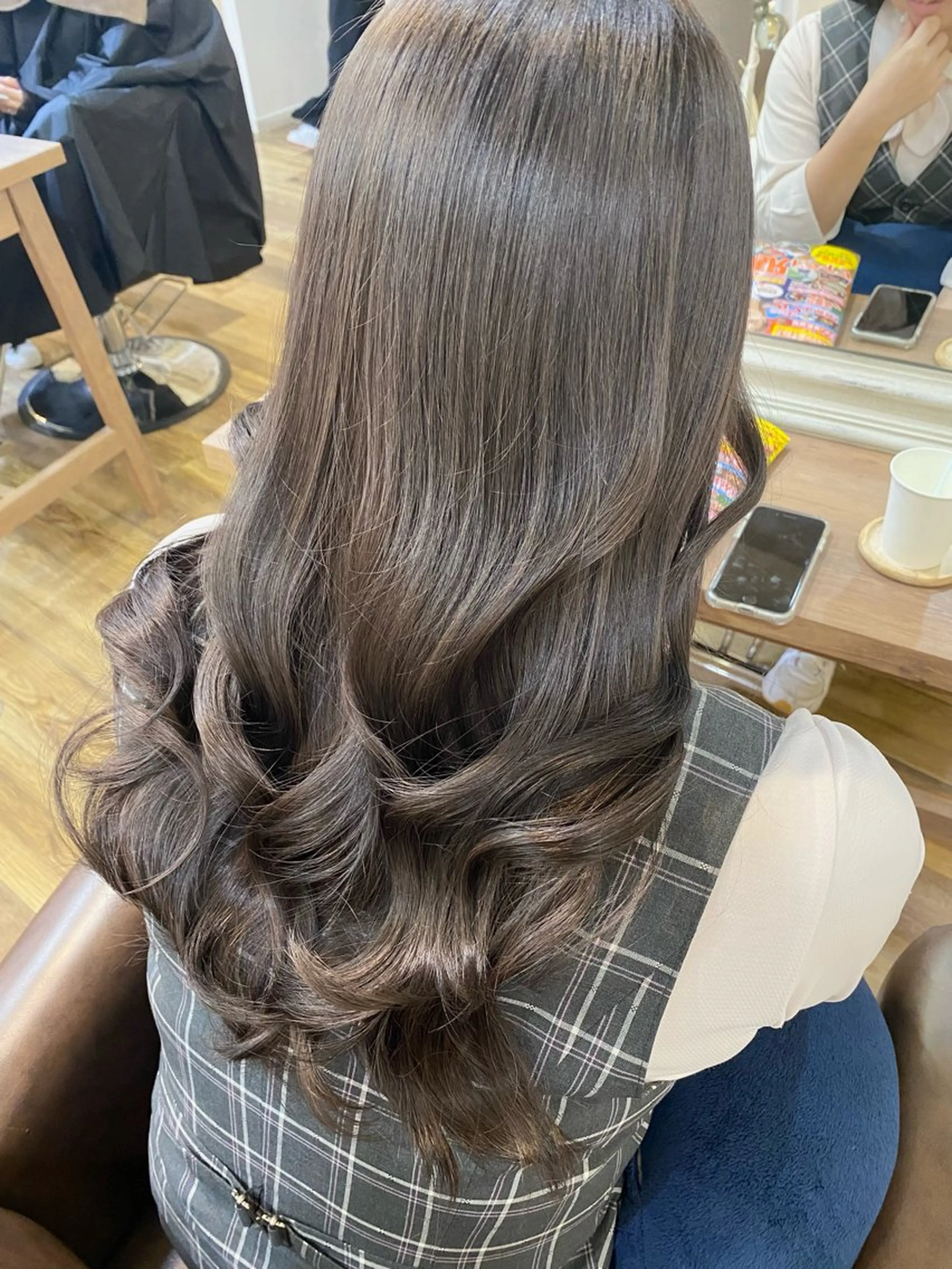 ロング カラー ヘアカラー トリートメント 服部 樹季のヘアスタイル