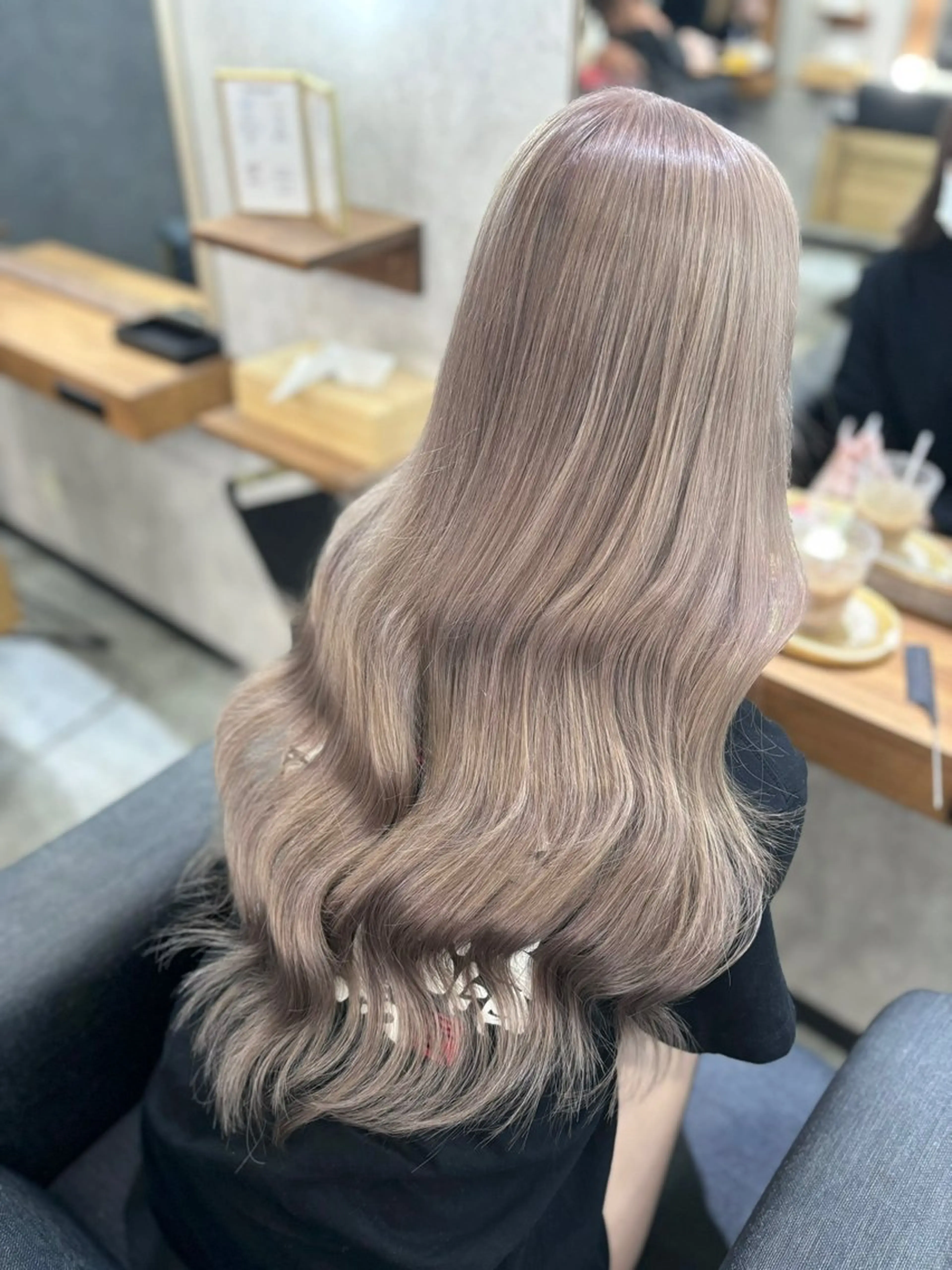 ロング カラー ブリーチ カット ヘアカラー トリートメント エクステ 🦋 SHION 🦋のヘアスタイル