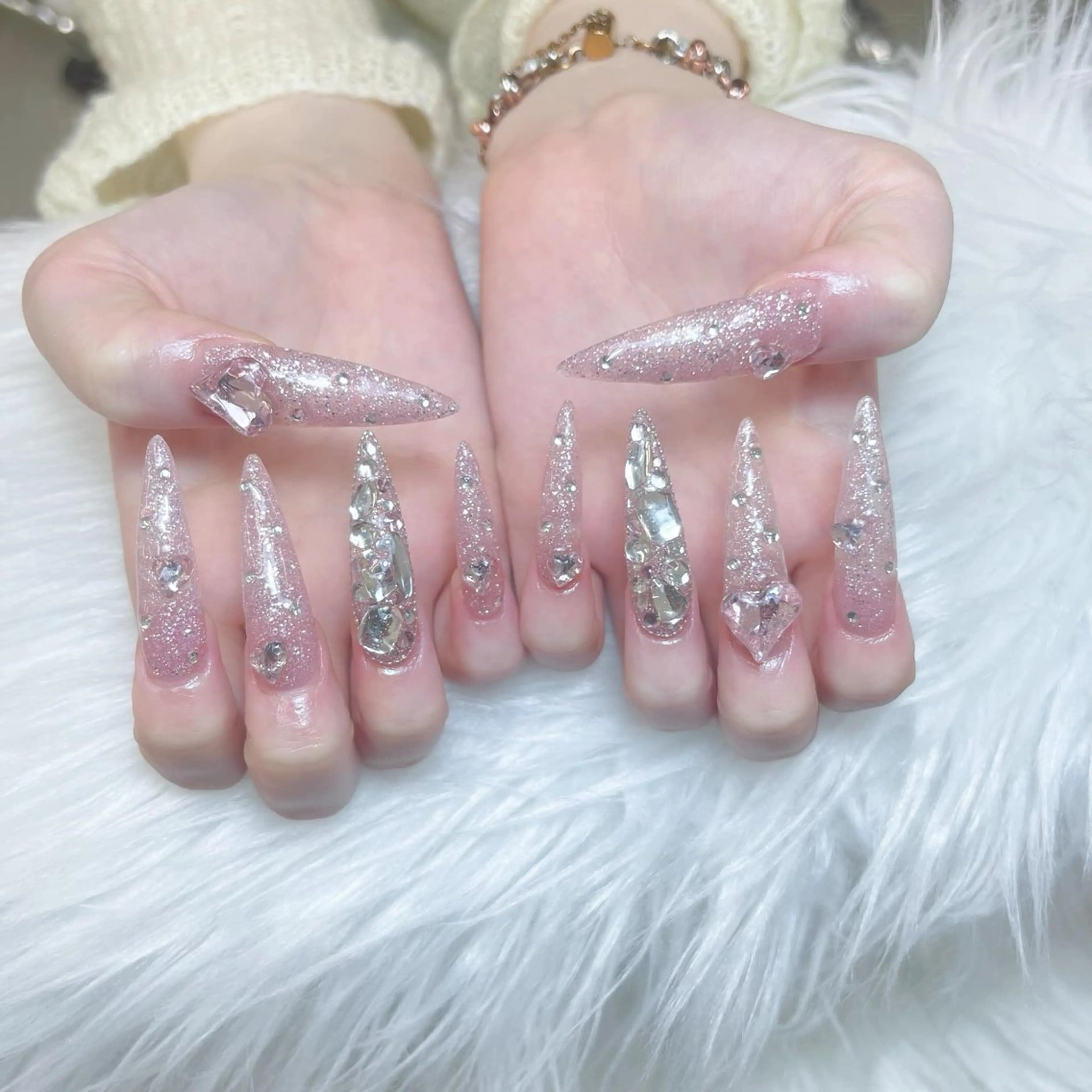 ネイル オーロラネイル フレンチネイル ジェルネイル ハロウィン キラキラネイル ハンドネイル H.baby Nail Salonのネイルデザイン