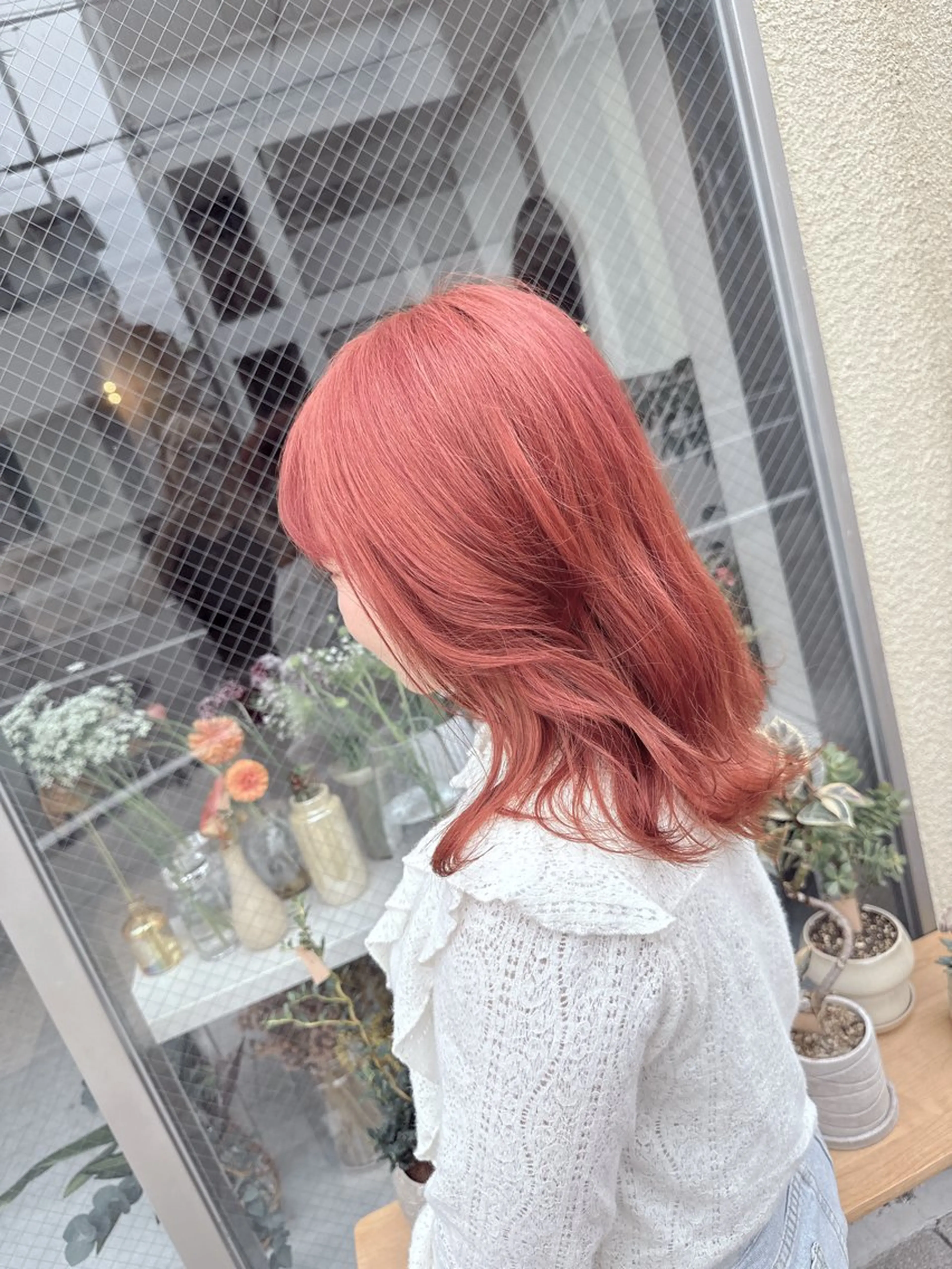 セミロング カラー ブリーチ ピンクカラー 花見 亜沙美のヘアスタイル