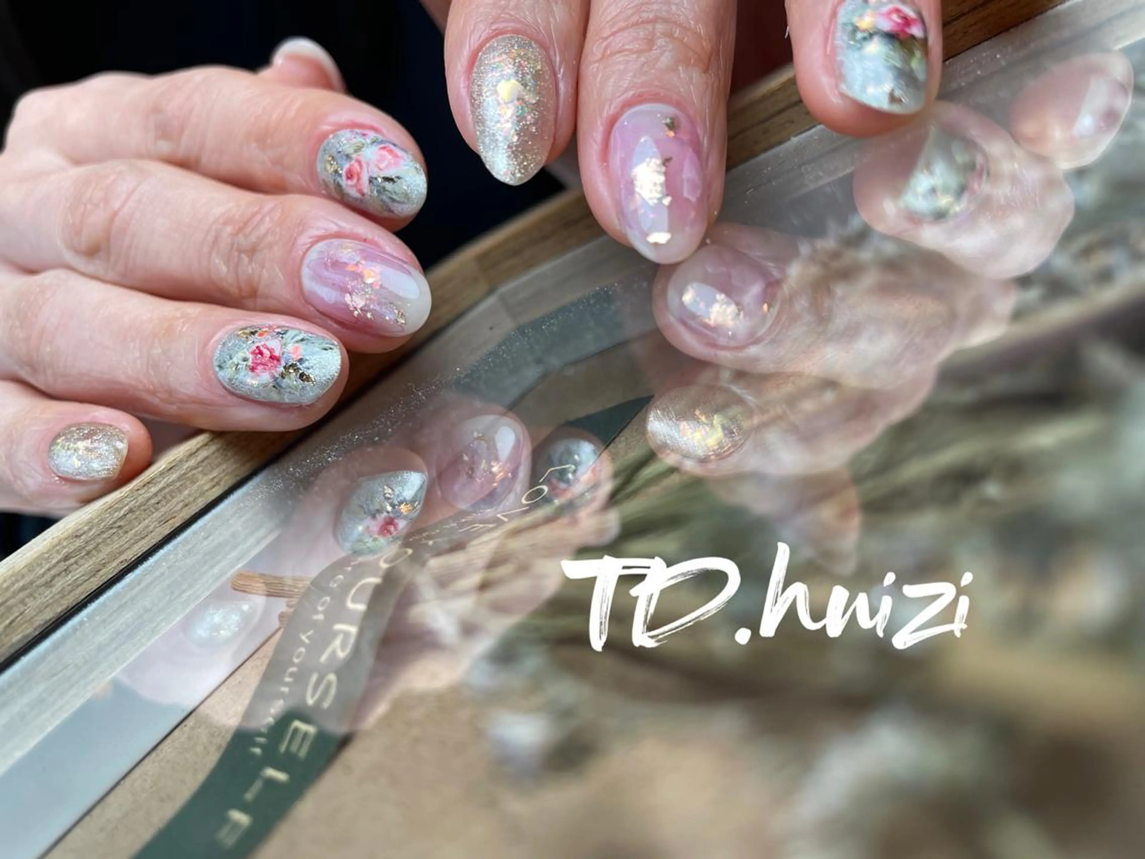 ミディアム めぐみのネイルサロン スタッフ練習のネイルデザイン