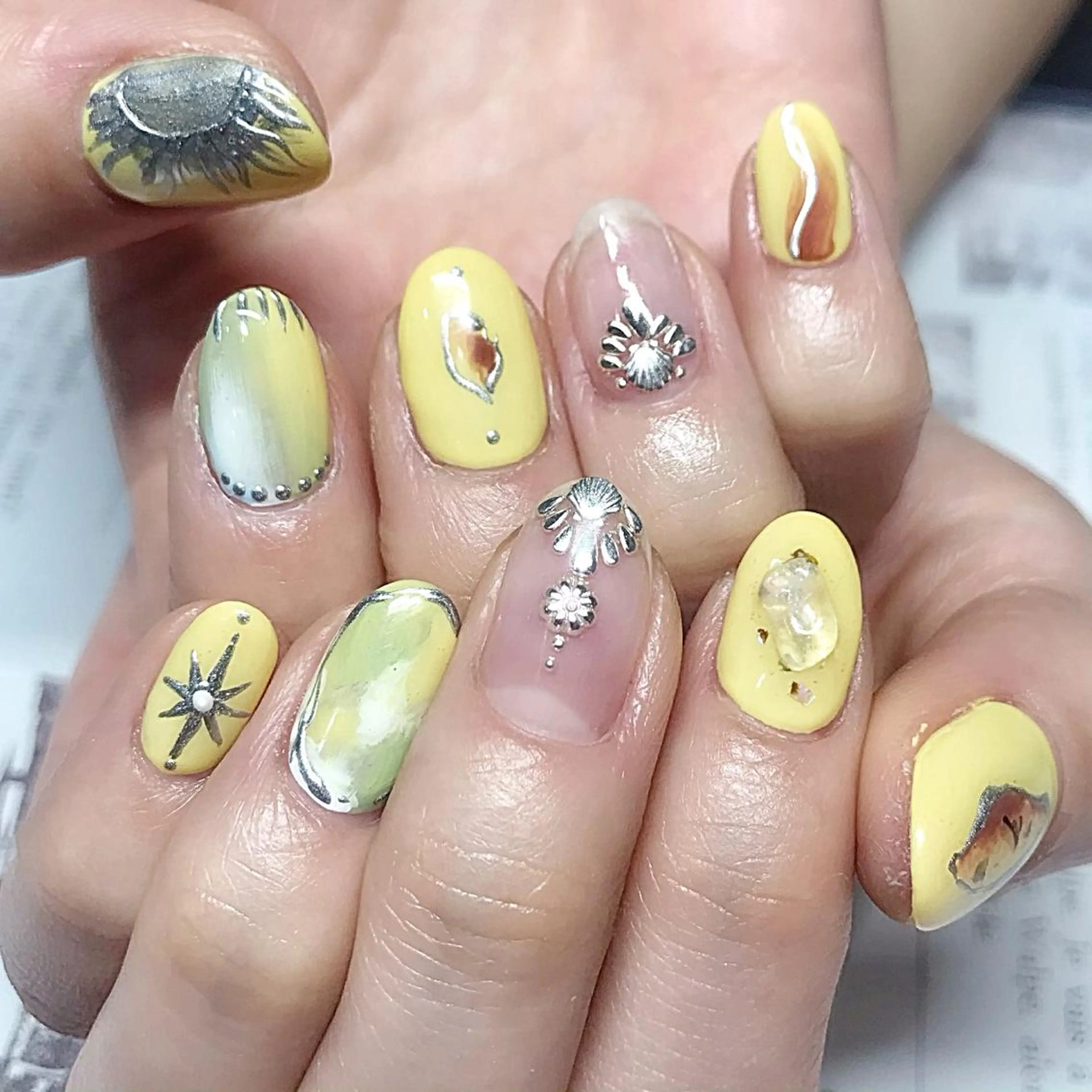 ネイル elu ：nail＆eyeのネイルデザイン