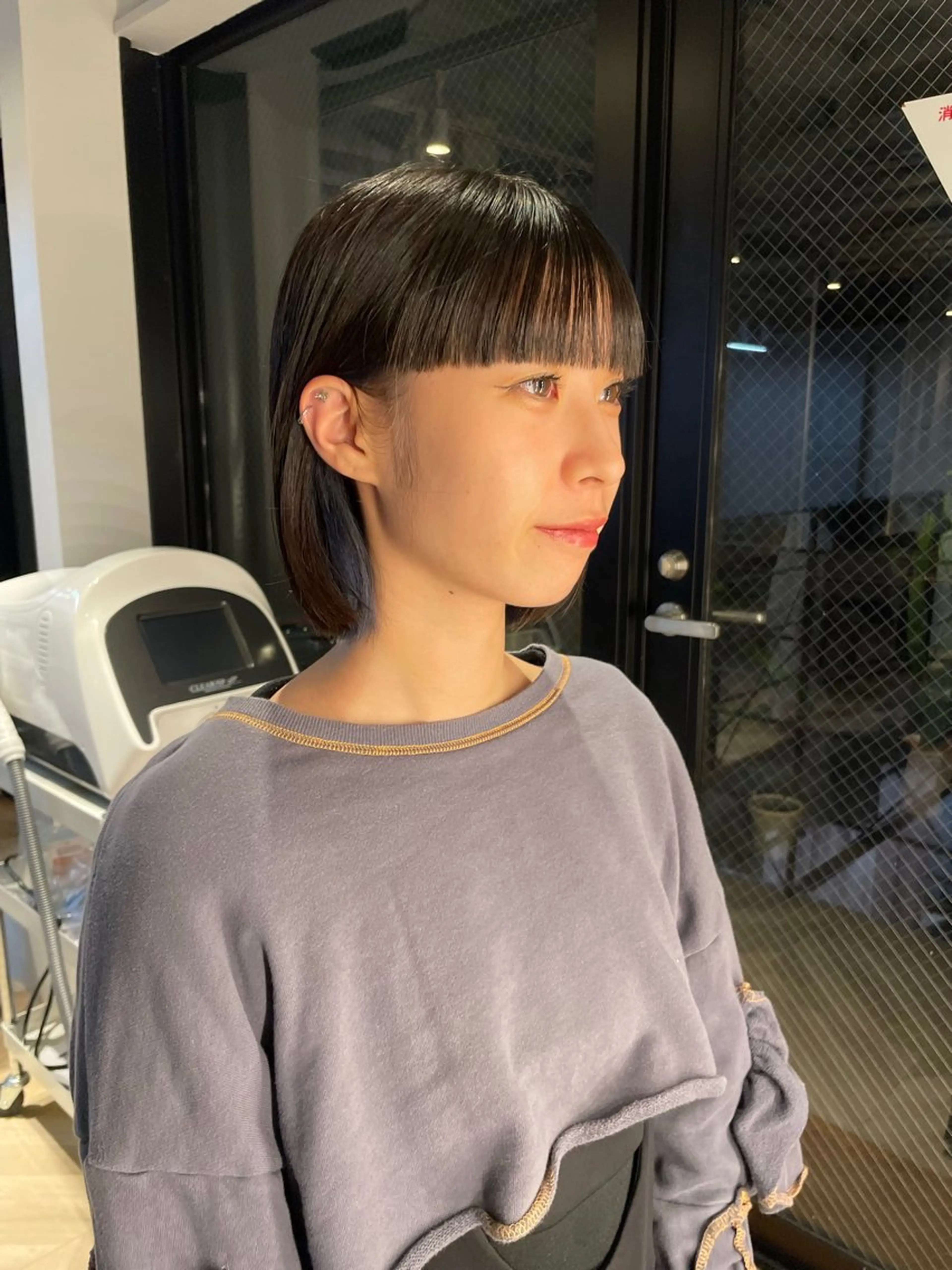 ショート ワイドバング yuri/オリーブ/ 暖色カラー/レイヤーのヘアスタイル