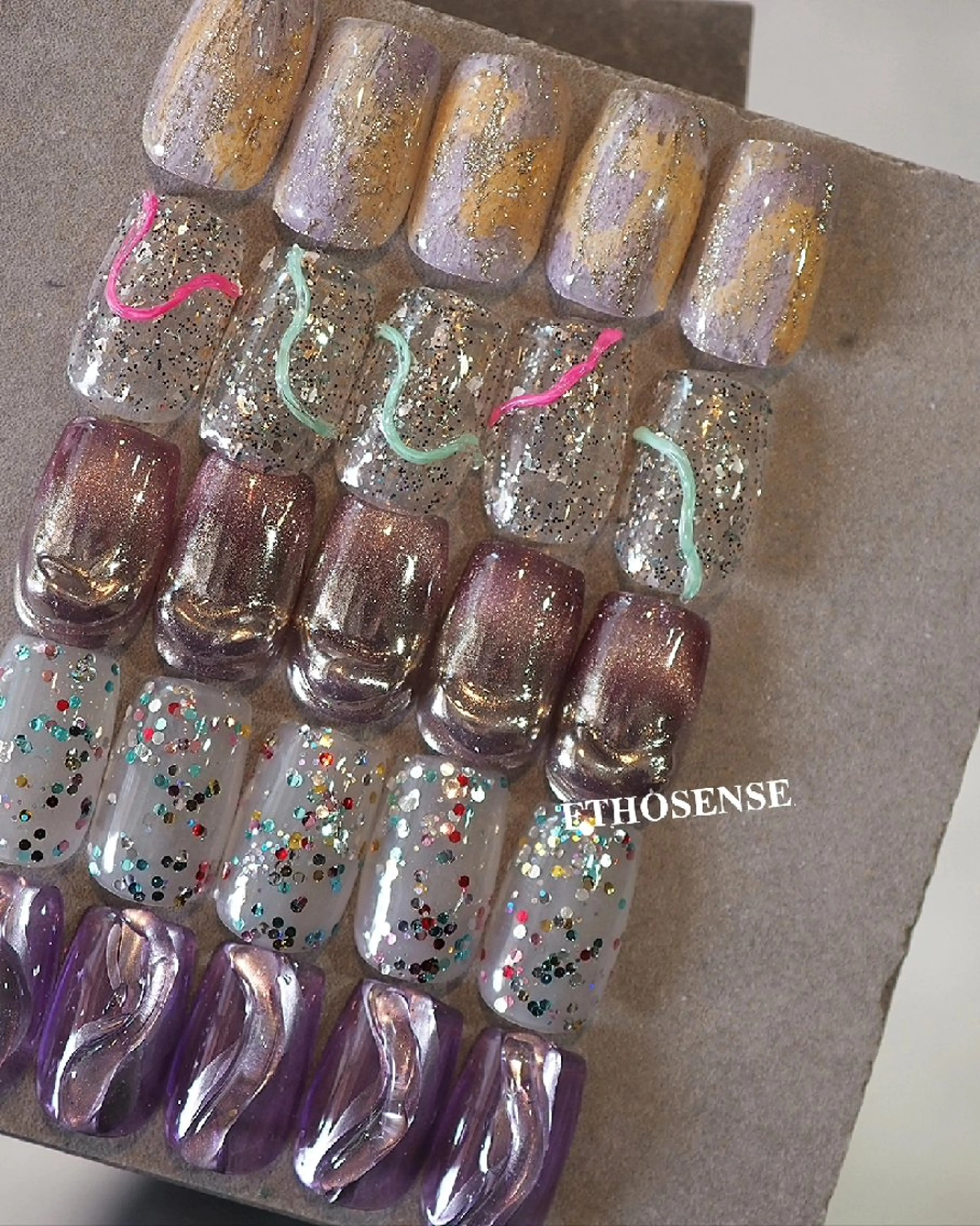 【他店ジェル除去込み】定額デザイン(甘皮ケア、自爪整形込)の写真