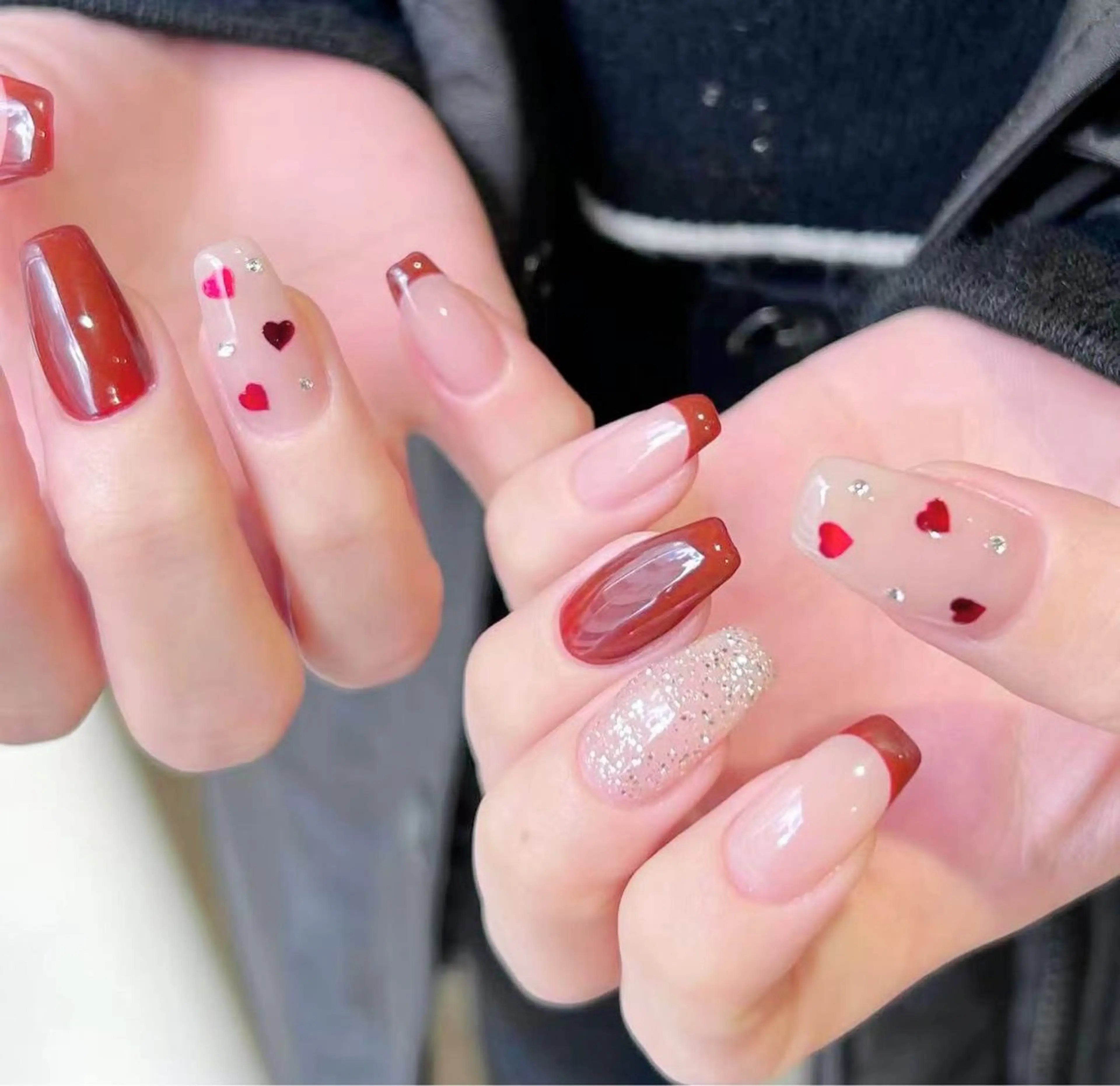 ネイル アートネイル オーロラネイル チークネイル ガーリー キラキラネイル Miouミオン ネイルサロンのネイルデザイン