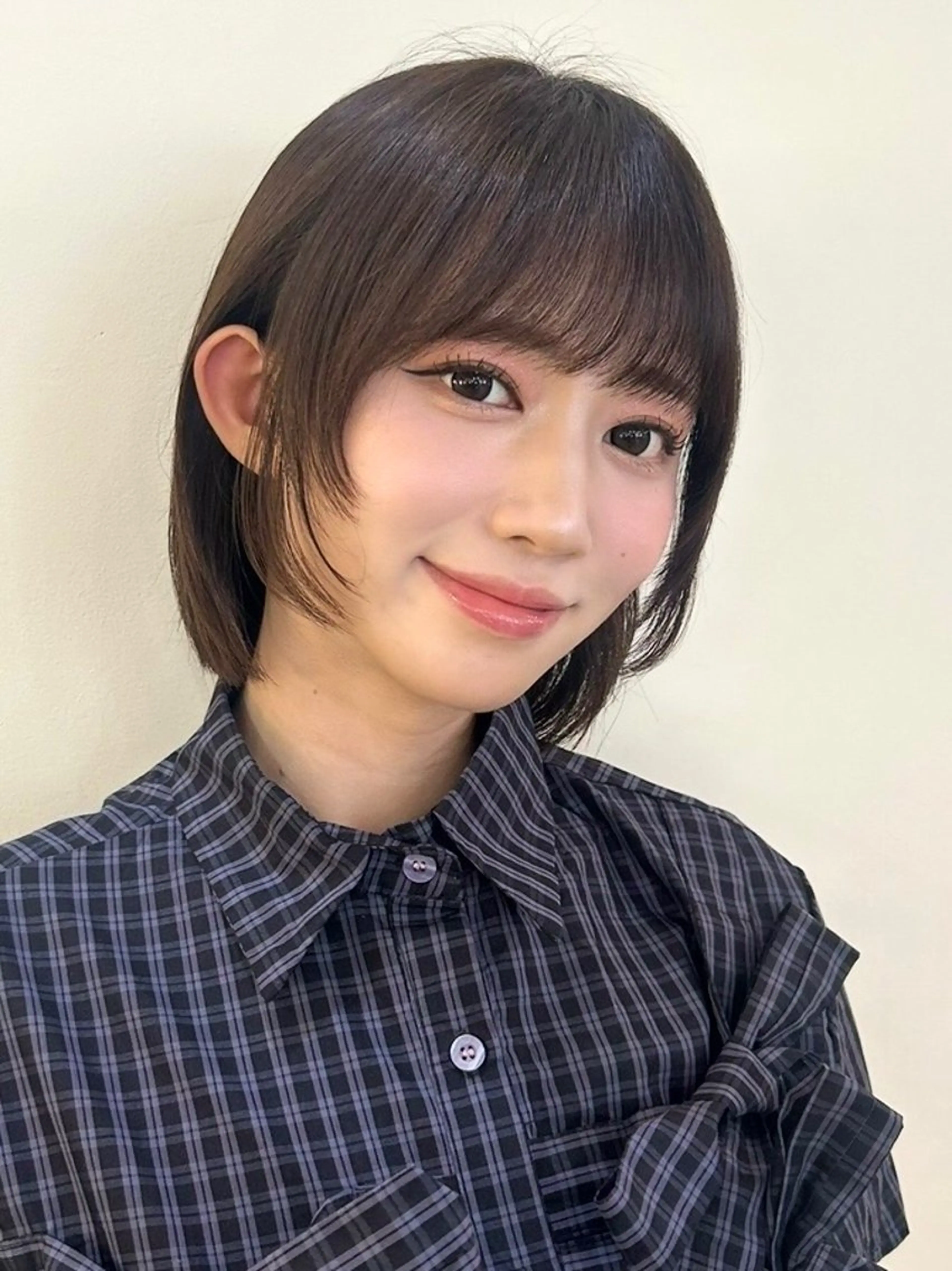 ショート カラー レイヤー/ボブ/透明 感カラー/佐藤奈由のヘアスタイル