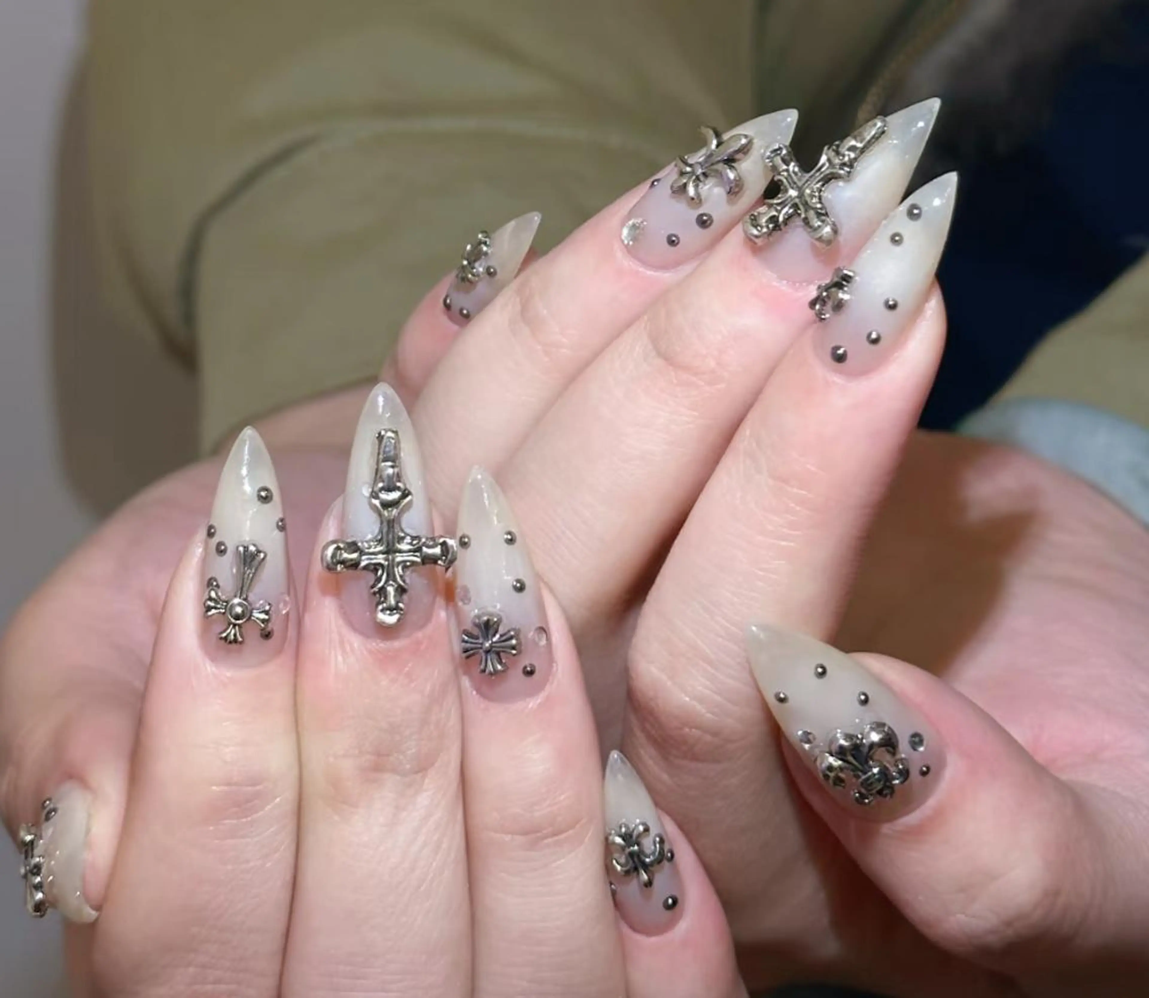 ネイル ハンドネイル 🎀 Ayaka_nailのネイルデザイン