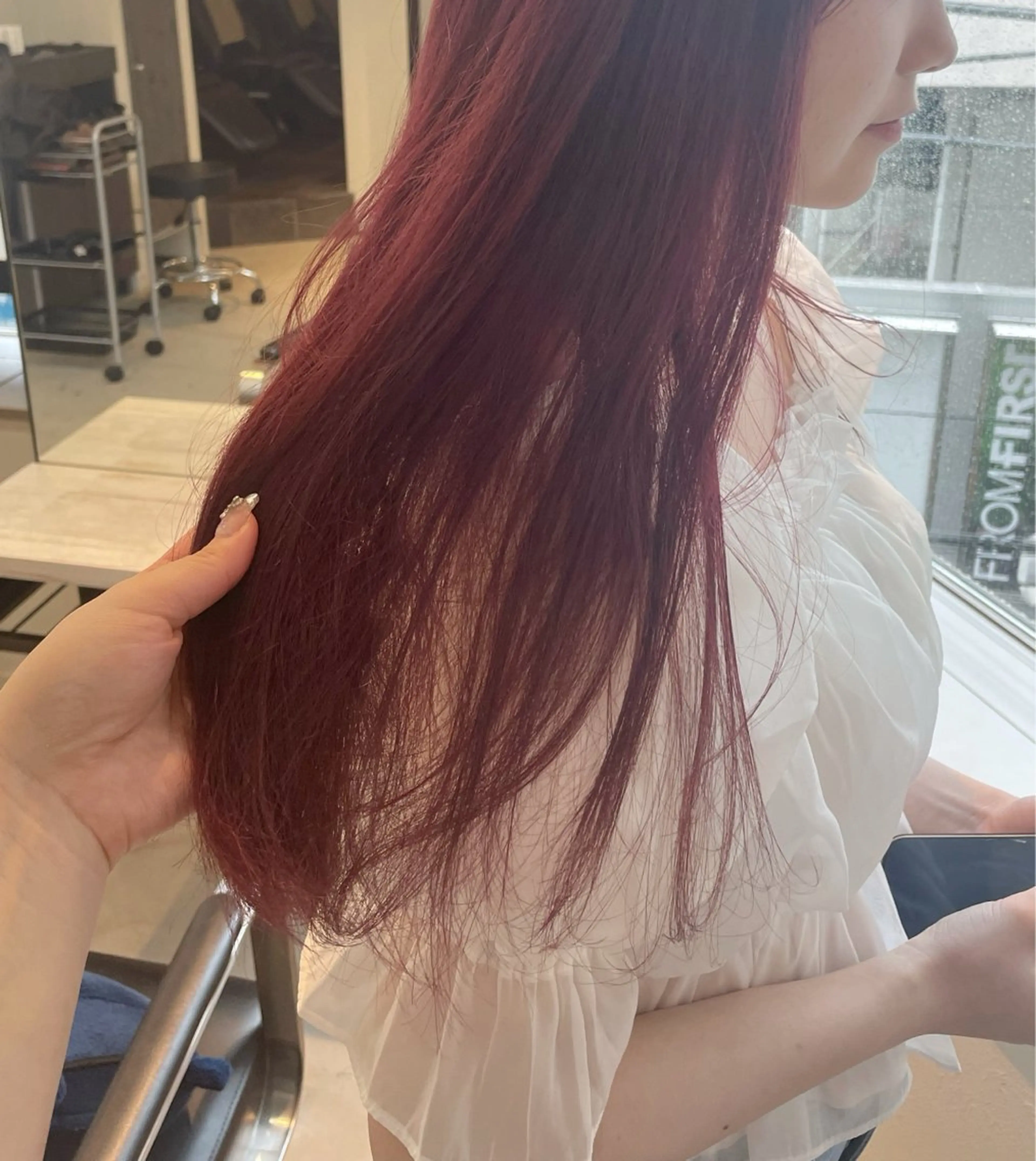 ロング カラー ヘアカラー tiel 小山莉々のヘアスタイル