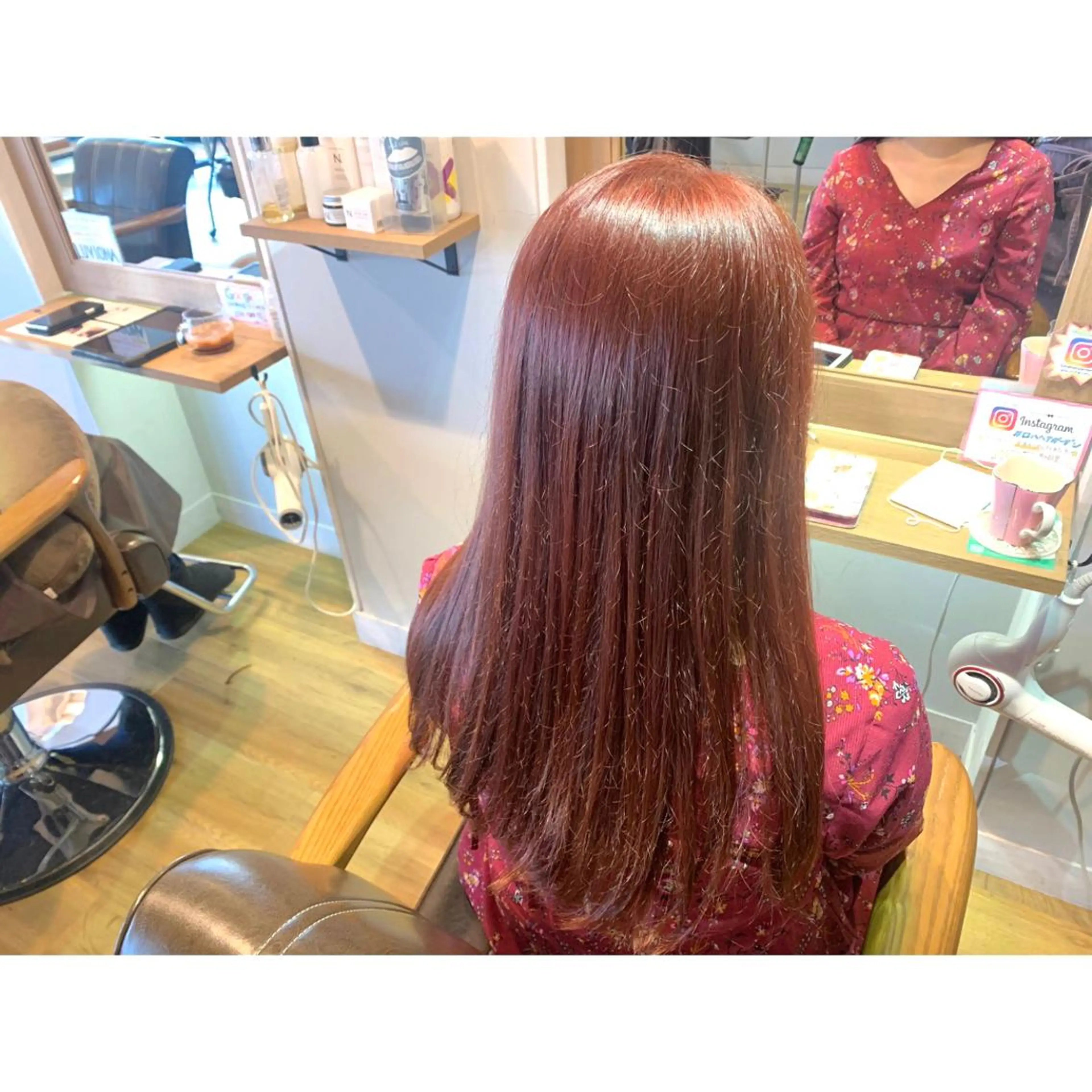 ロング カラー ベージュカラー ピンクカラー ピンクベージュ ヘアカラー トリートメント ツキダテ ユイのヘアスタイル
