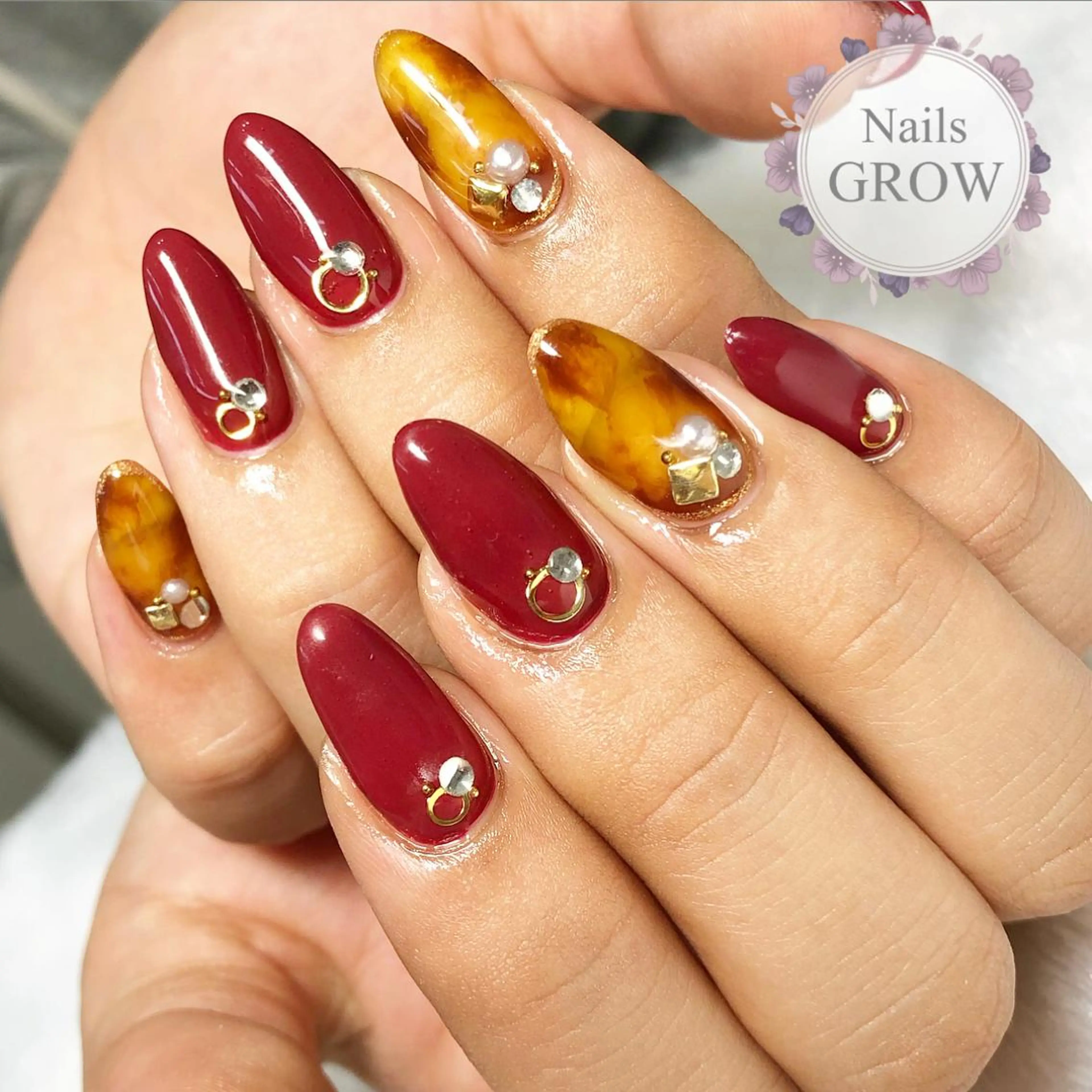 ネイル ストーンネイル Nails GROWのネイルデザイン