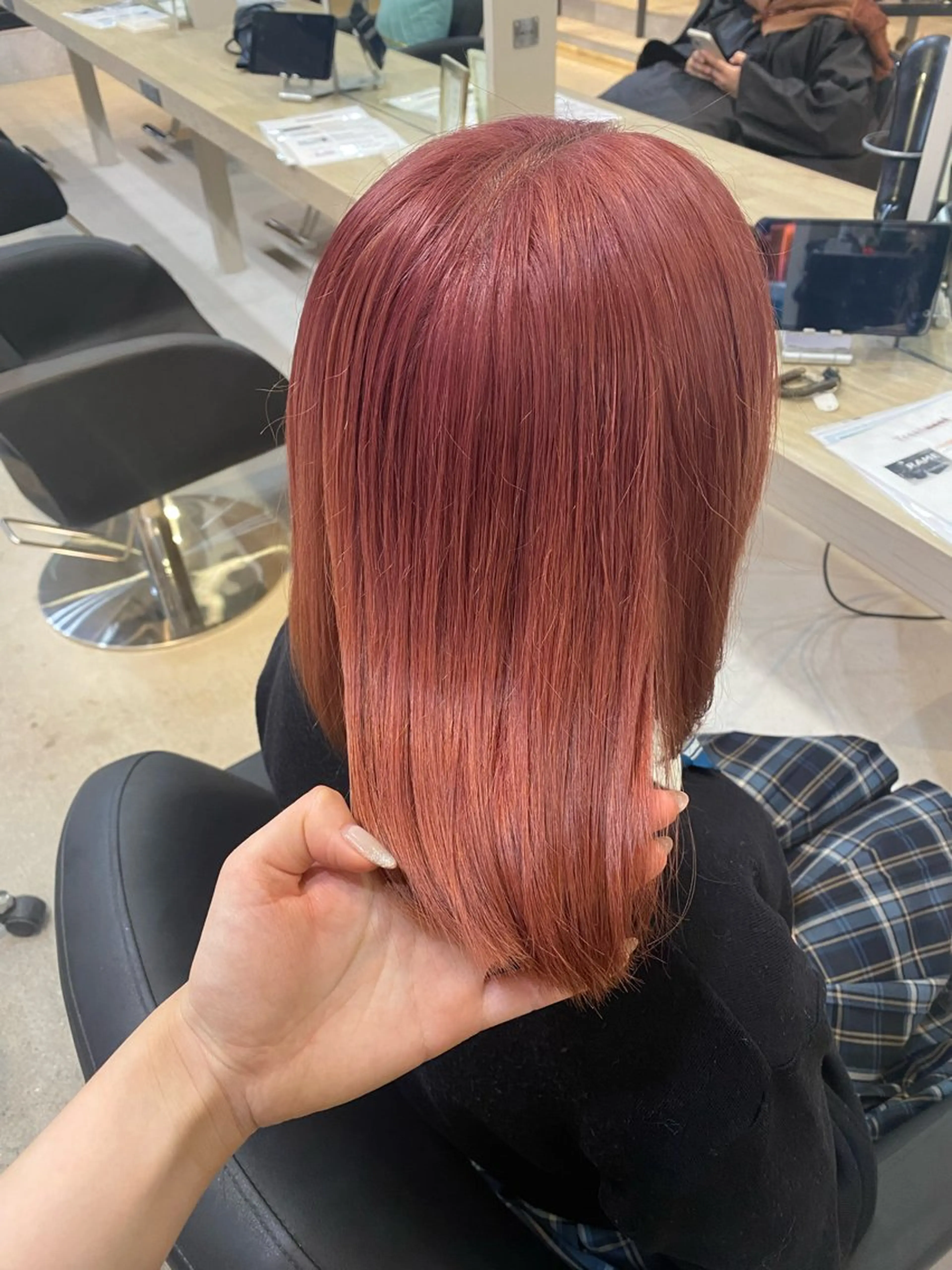 カラー ダブルカラー ピンクカラー 才田 まりなのヘアスタイル