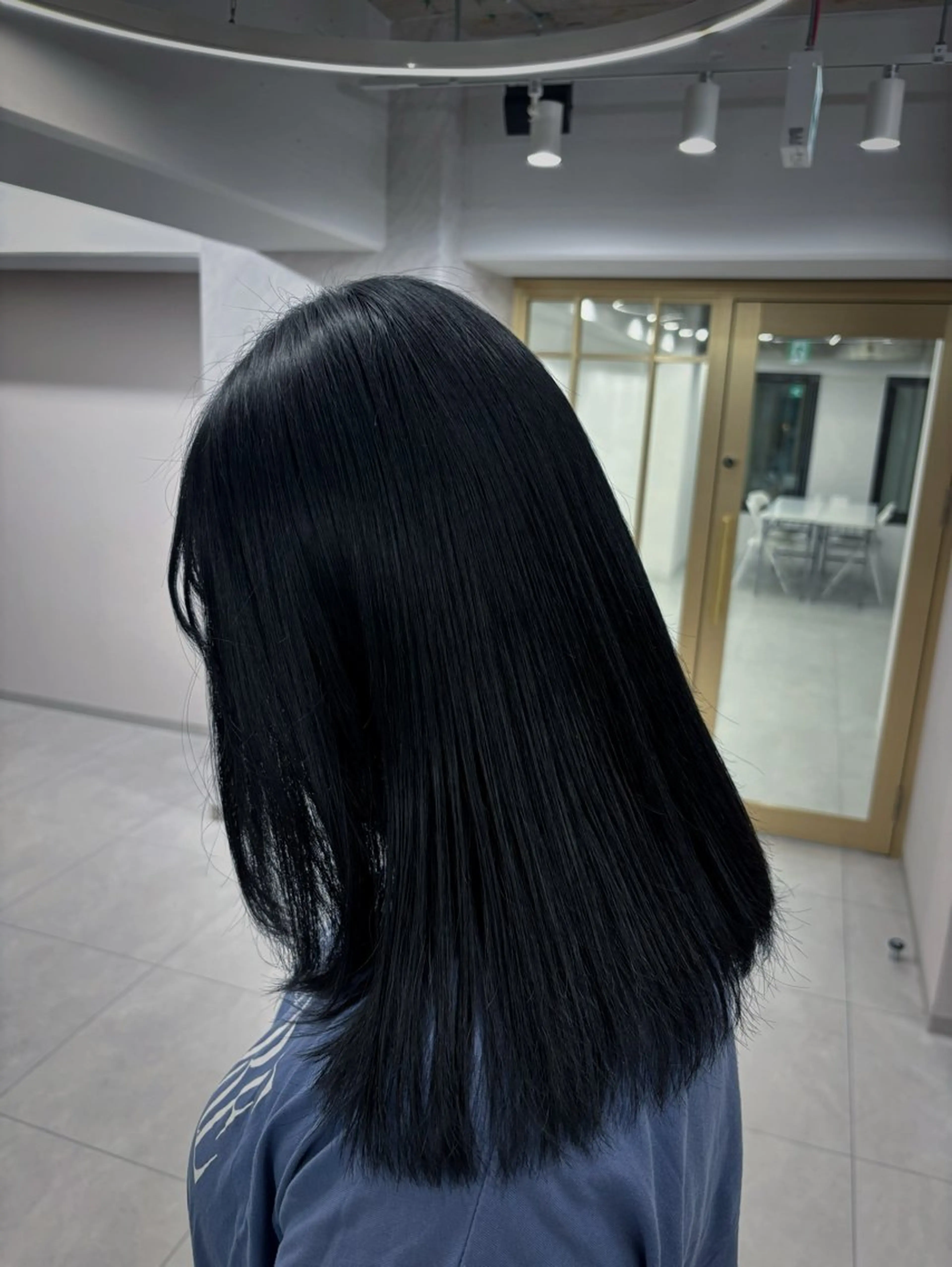 ミディアム ヘアカラー 孫崎 彩雲のヘアスタイル