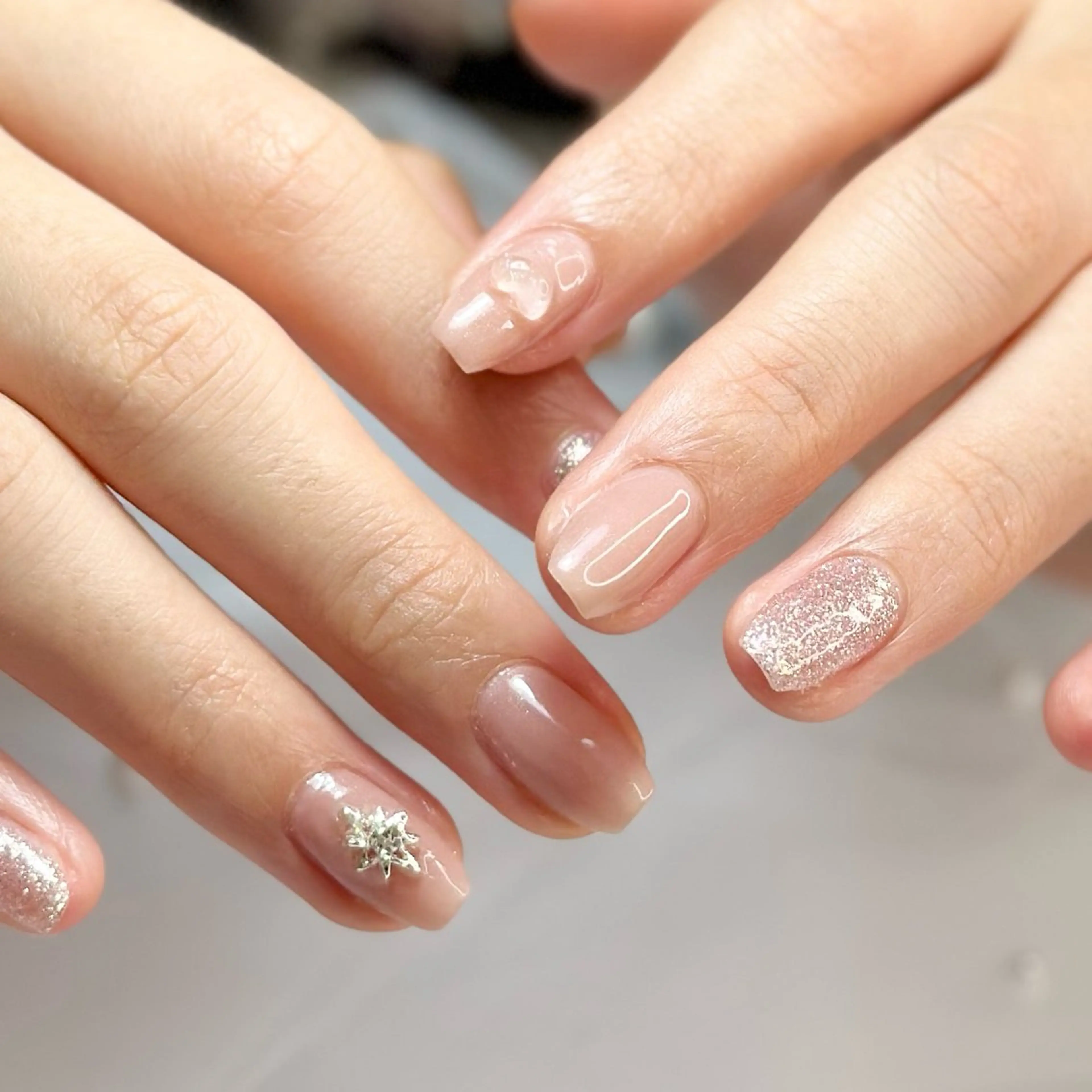 ネイル ストーンネイル HAIR&MAKE POSH 日暮里のネイルデザイン