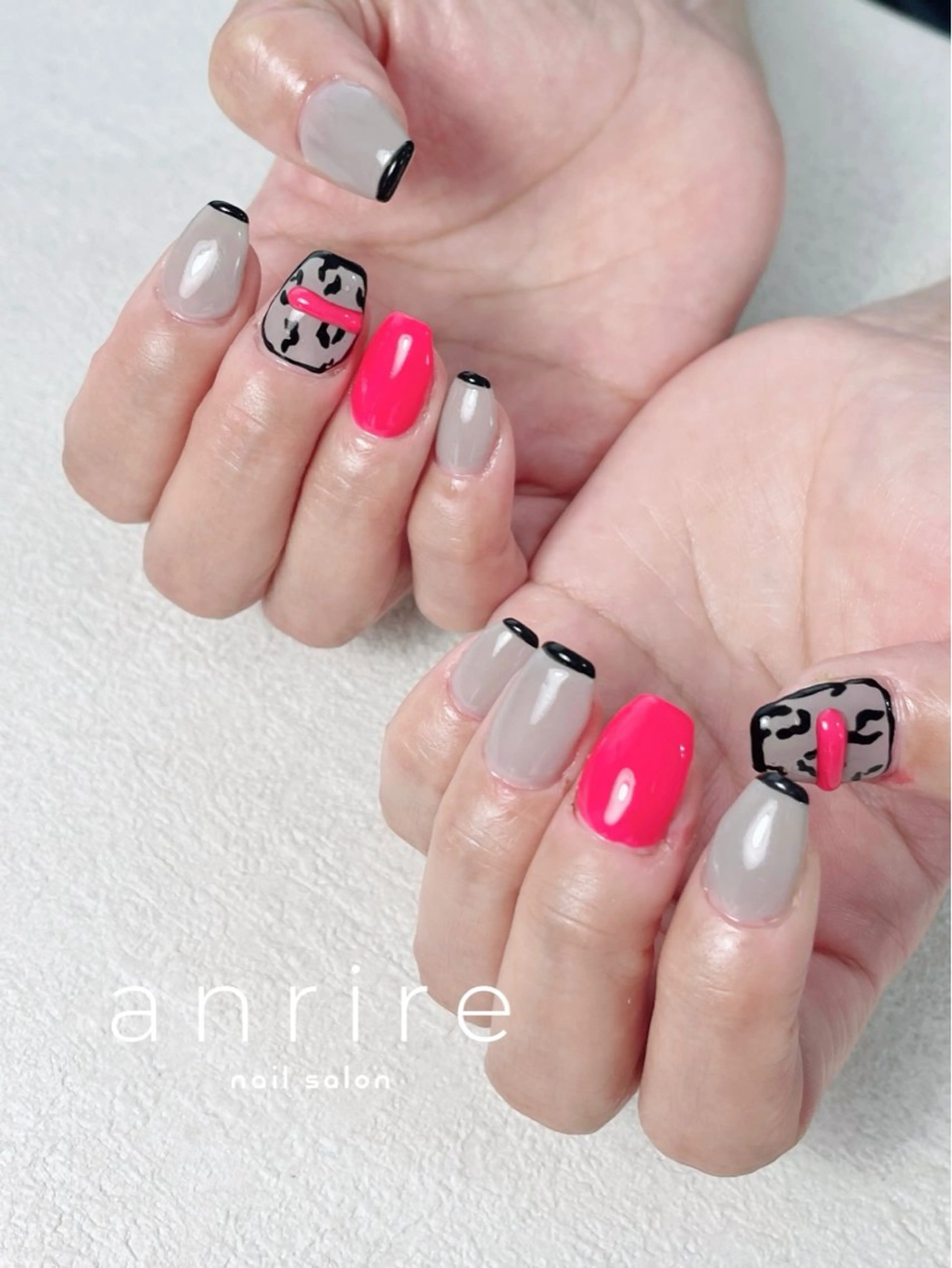 ネイル アニマル柄 フットネイル フレンチネイル ジェルネイル パラジェル ハンドネイル nailsalon anrireのネイルデザイン