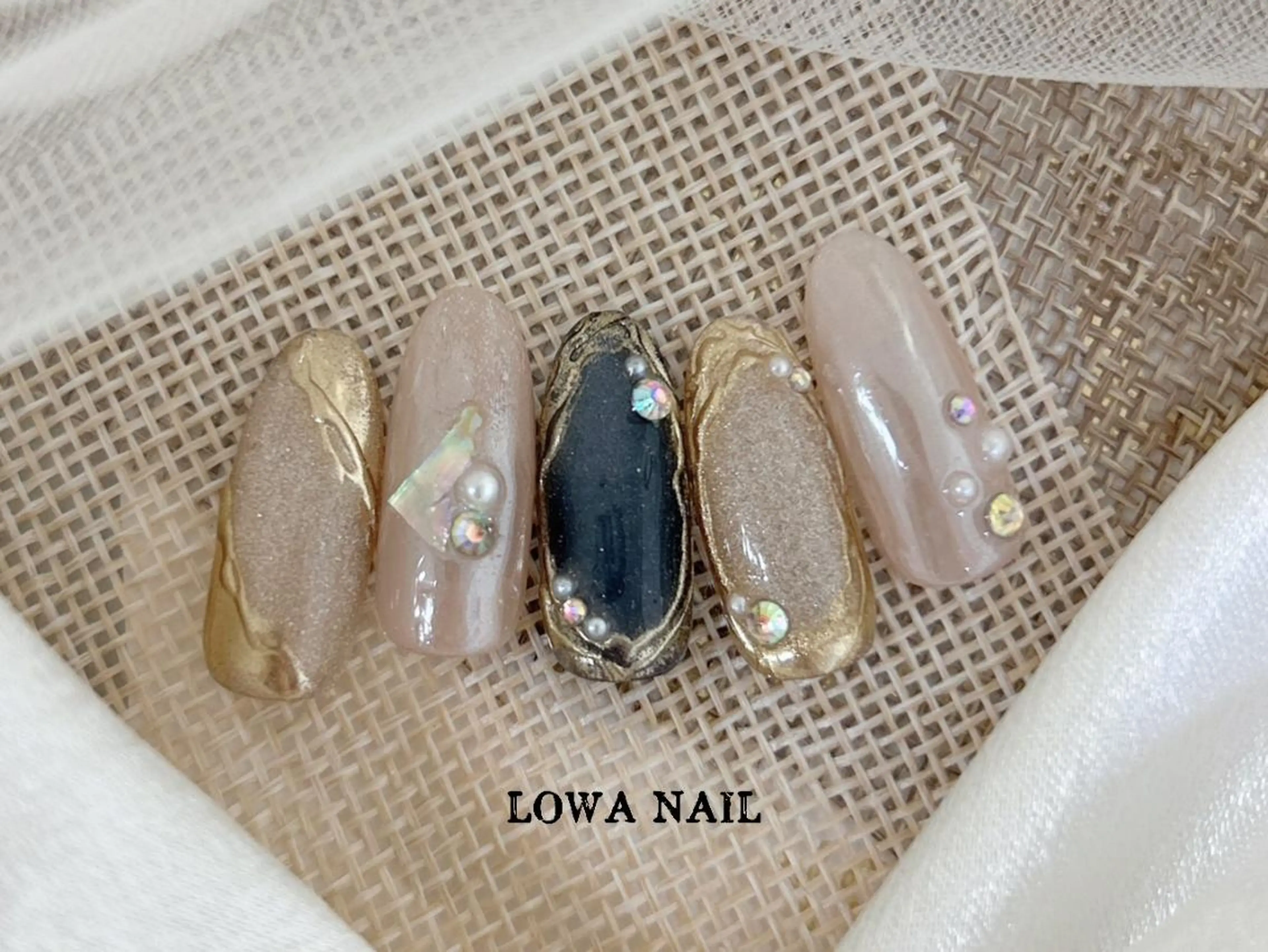 ネイル LOWANAIL 中野のネイルデザイン