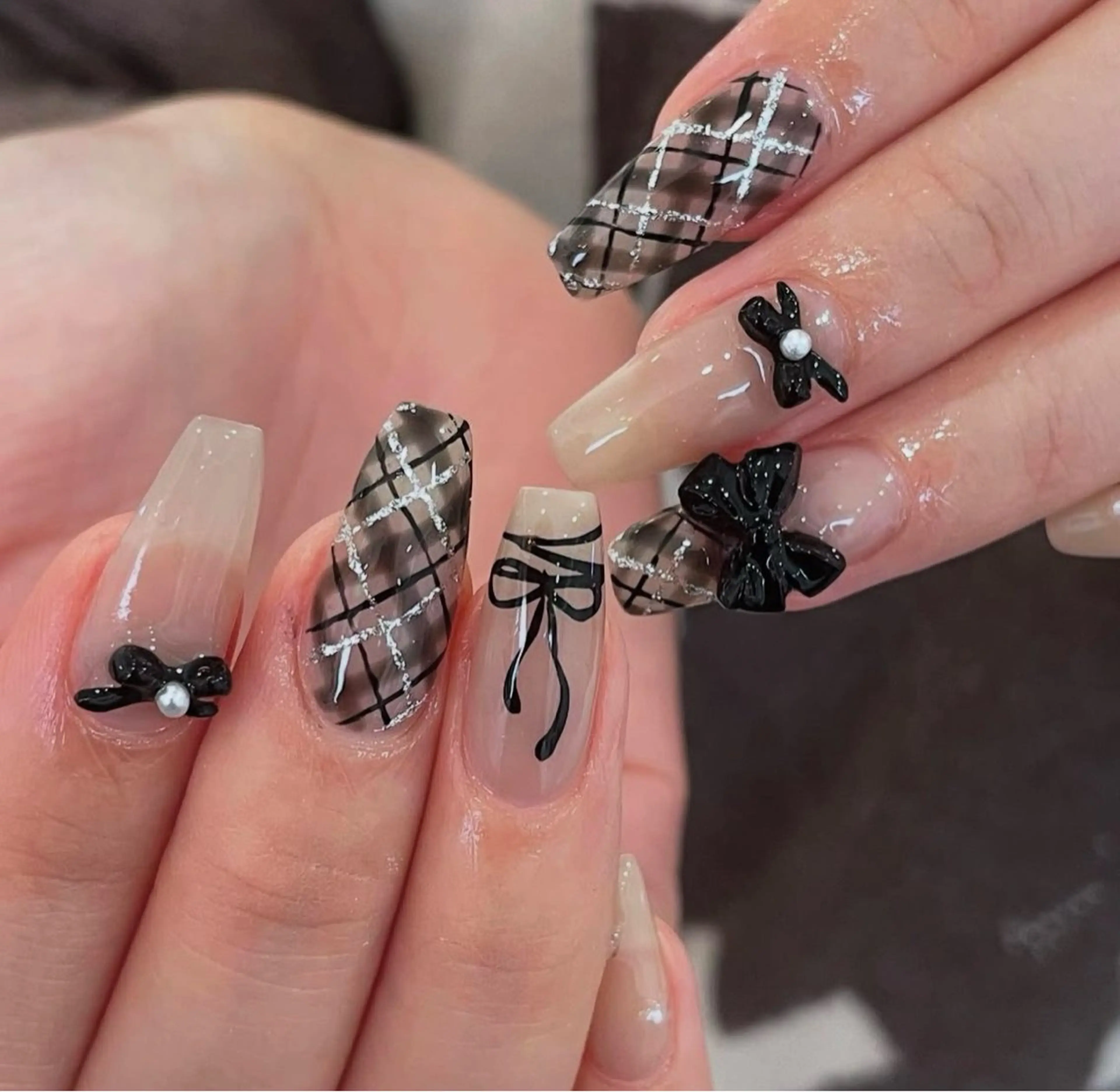 ネイル グラデーション キラキラネイル ワンカラーネイル 冬ネイル Jenn Nail Salonのネイルデザイン