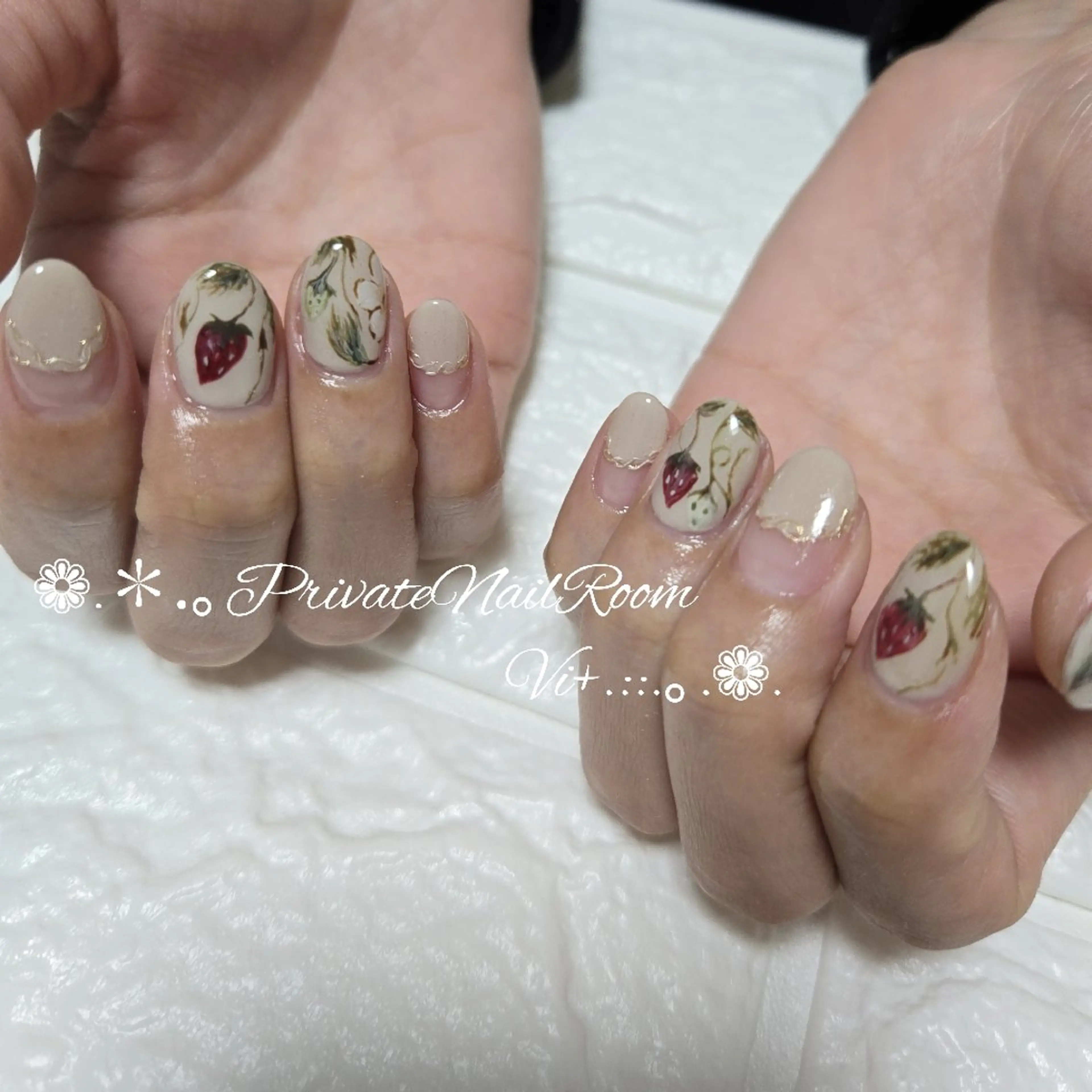 ネイル ハンドネイル Nail Room Vi+のネイルデザイン