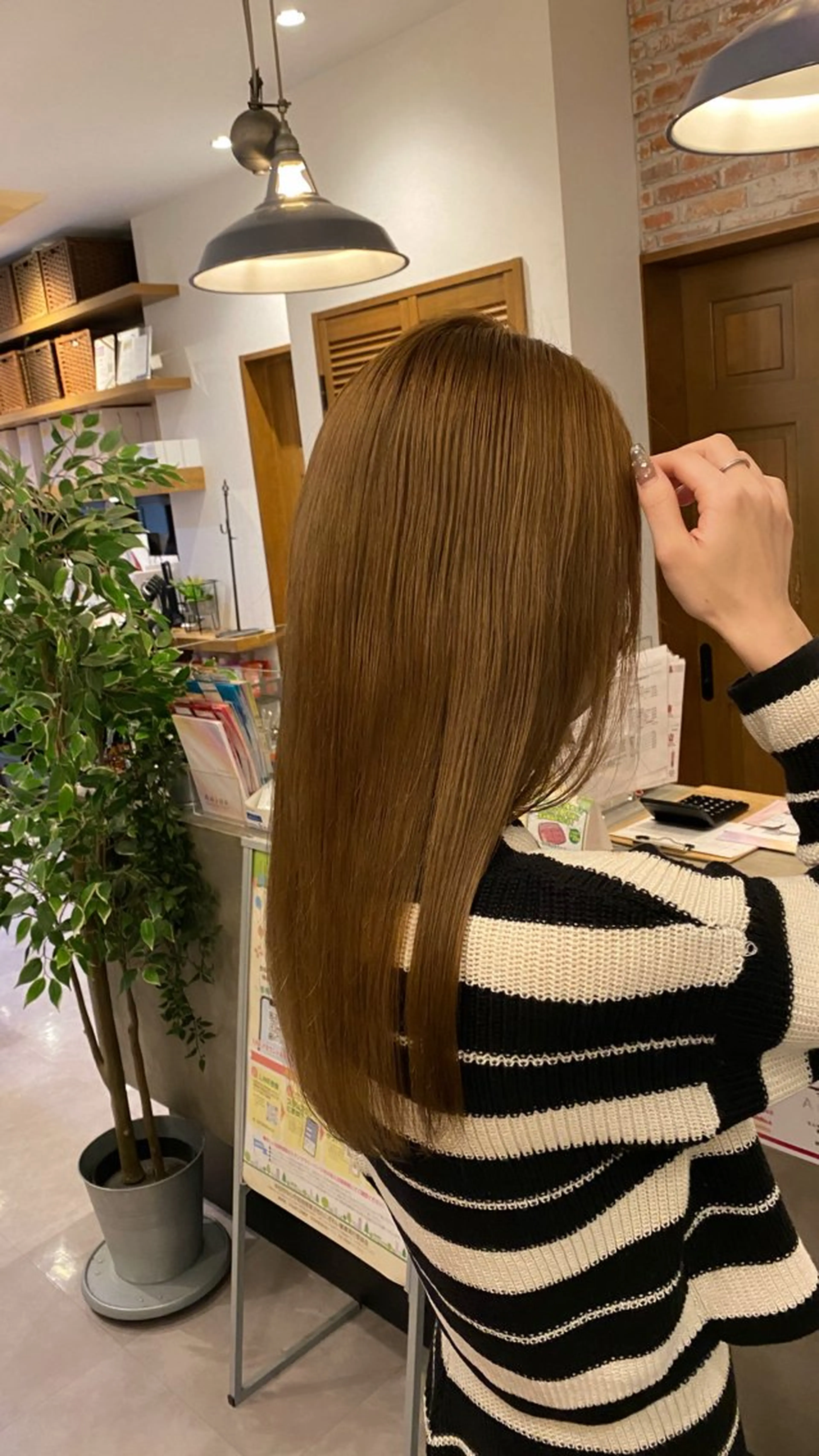 セミロング 希優🌺ソムリエ /ブリーチ/カットのヘアスタイル