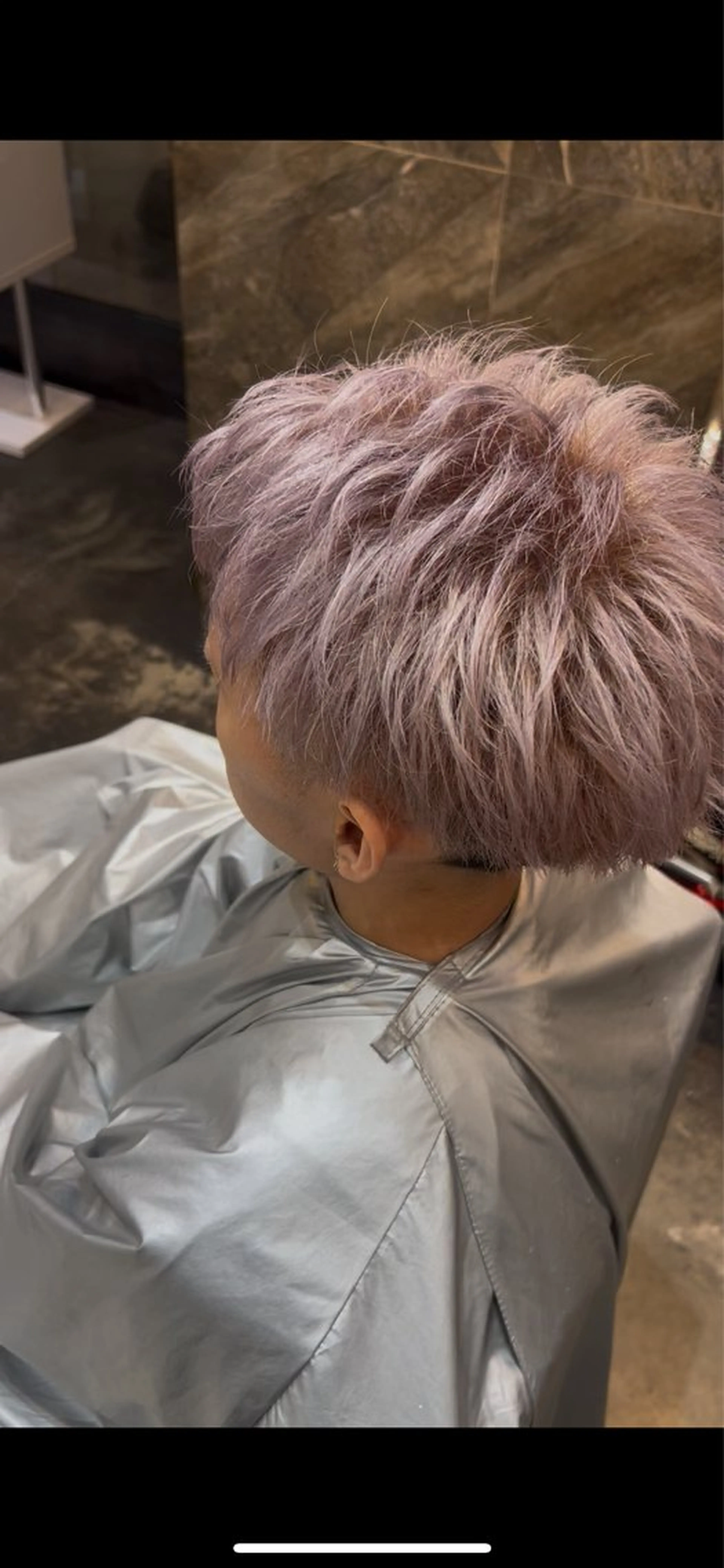 カラー メンズ ラベンダーカラー シルバー カット ヘアカラー 松波 慧太のヘアスタイル