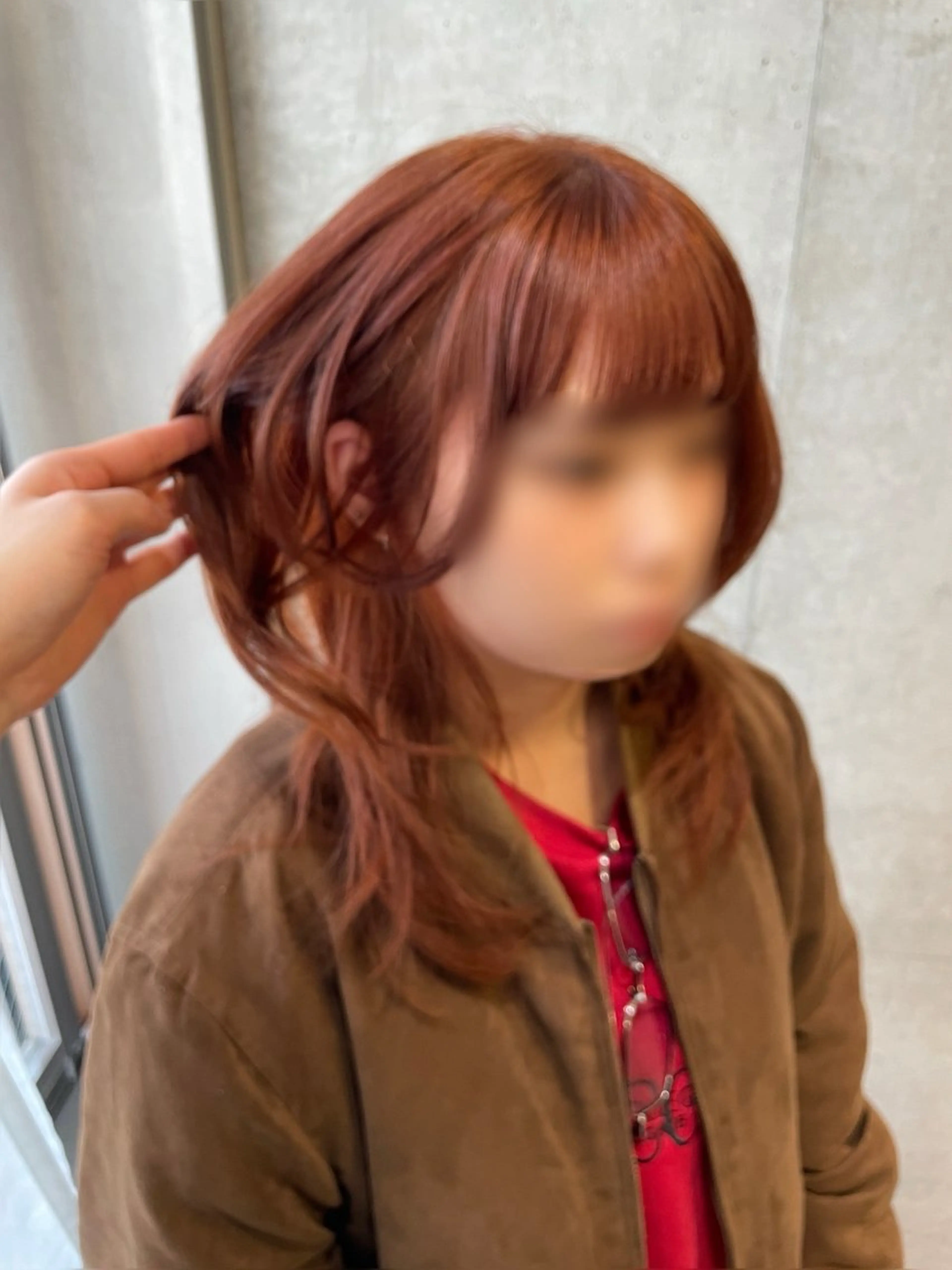 セミロング 韓国リアルハッシュ レイヤーカットのヘアスタイル