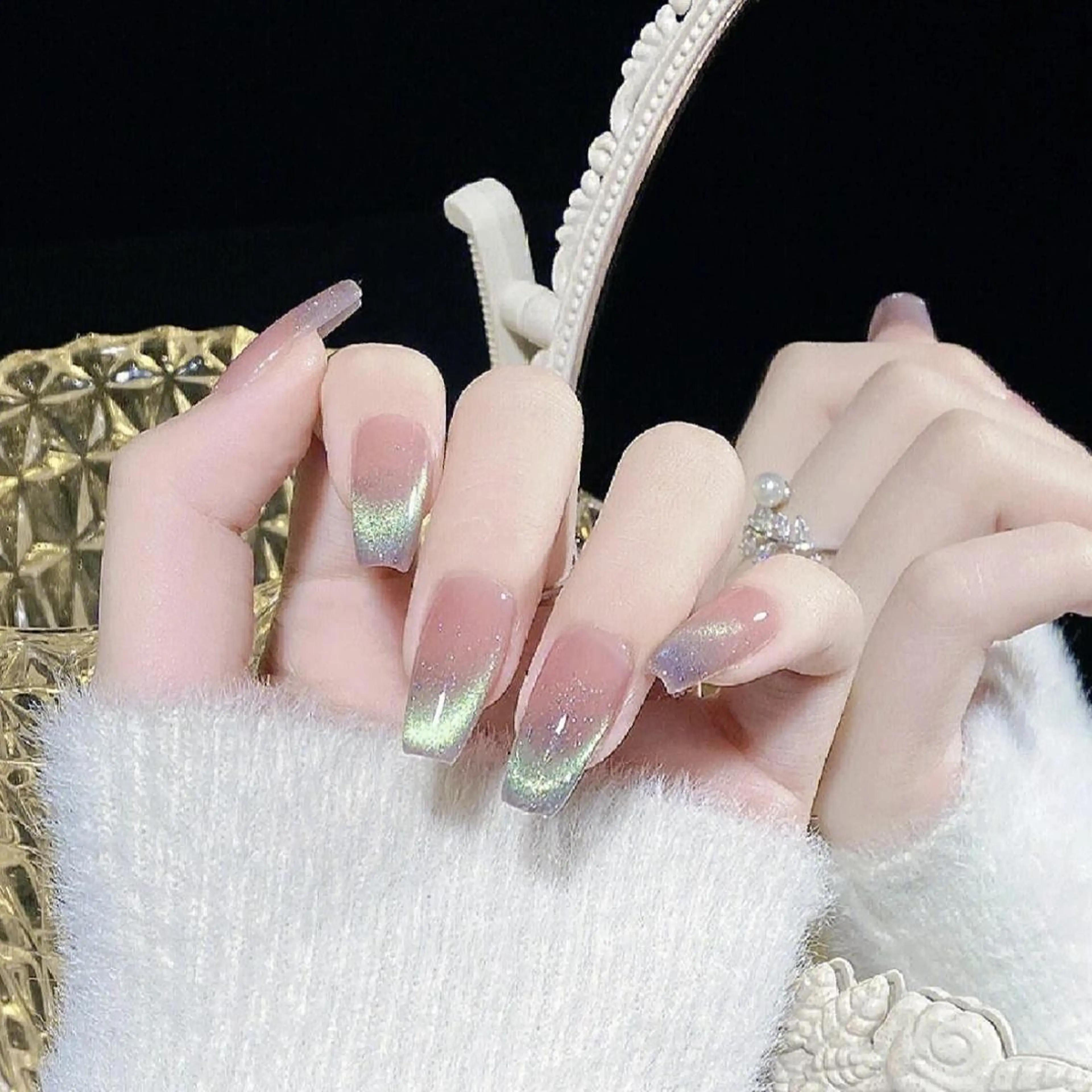 ネイル Queens 榊 まおのネイルデザイン