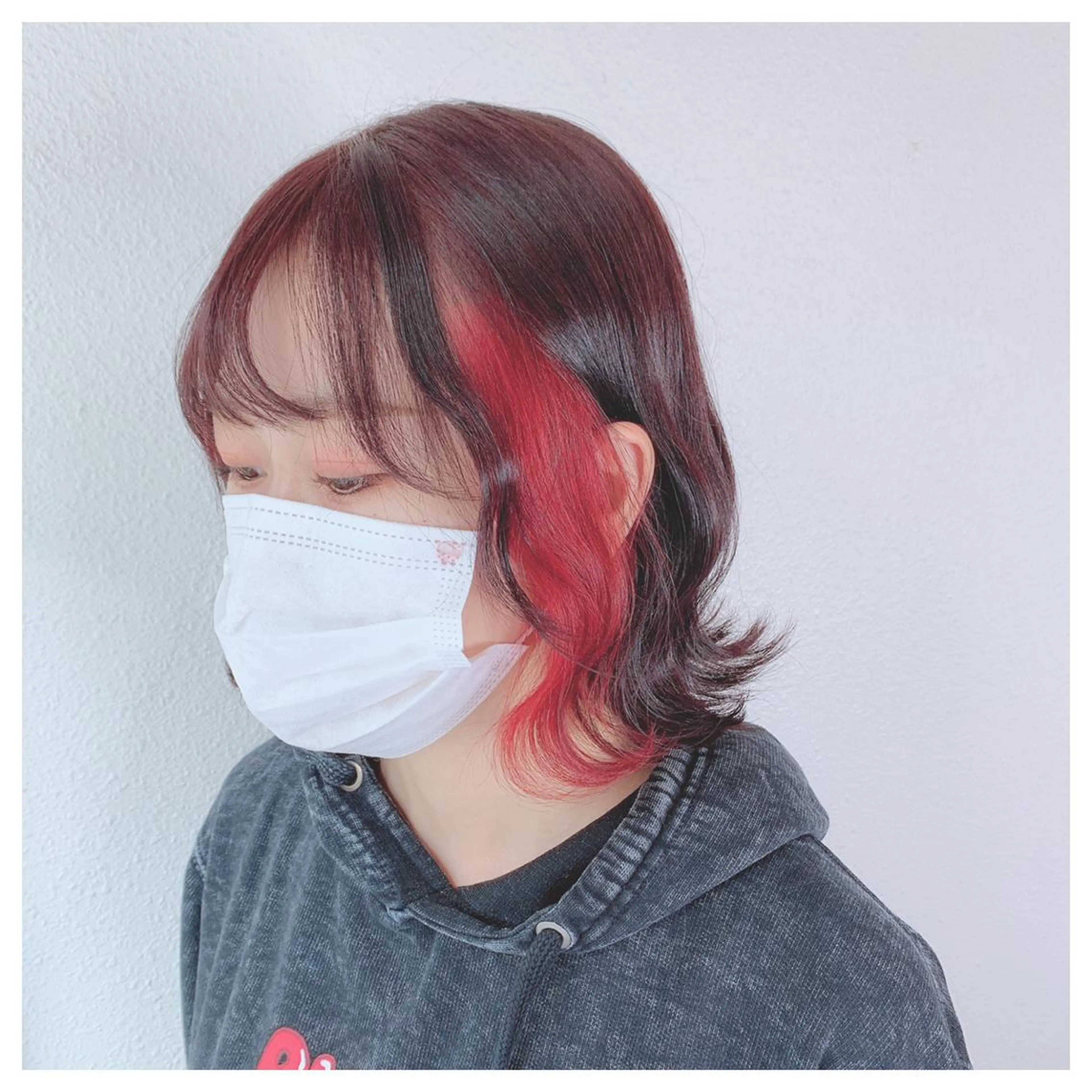 ミディアム カラー イヤリングカラー ヘアカラー 似合わせ/ブリーチ カラー.岡田友仁のヘアスタイル