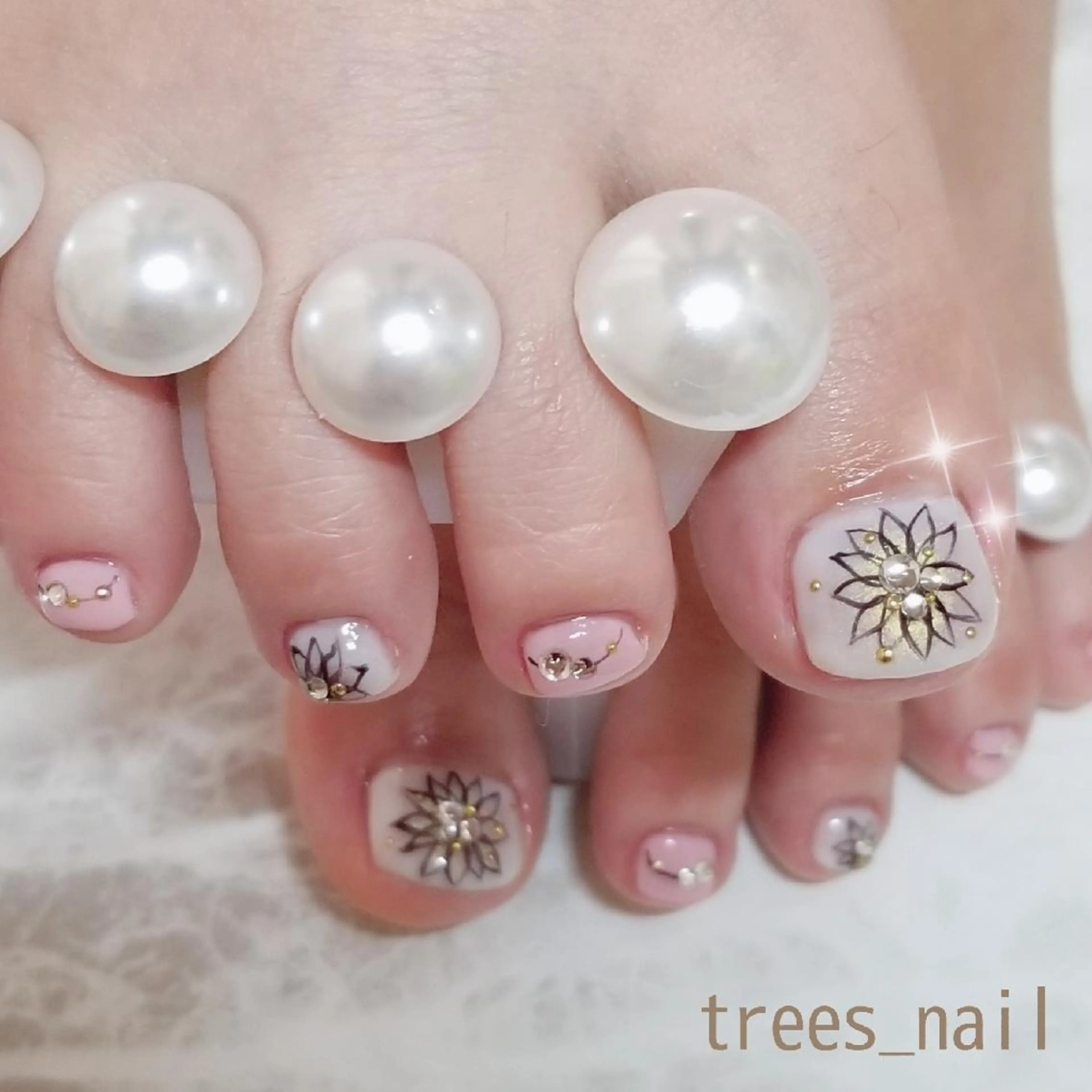 ネイル フラワーネイル フットネイル ジェルネイル パラジェル ピンク ハンドネイル フットネイル trees_ nailのネイルデザイン