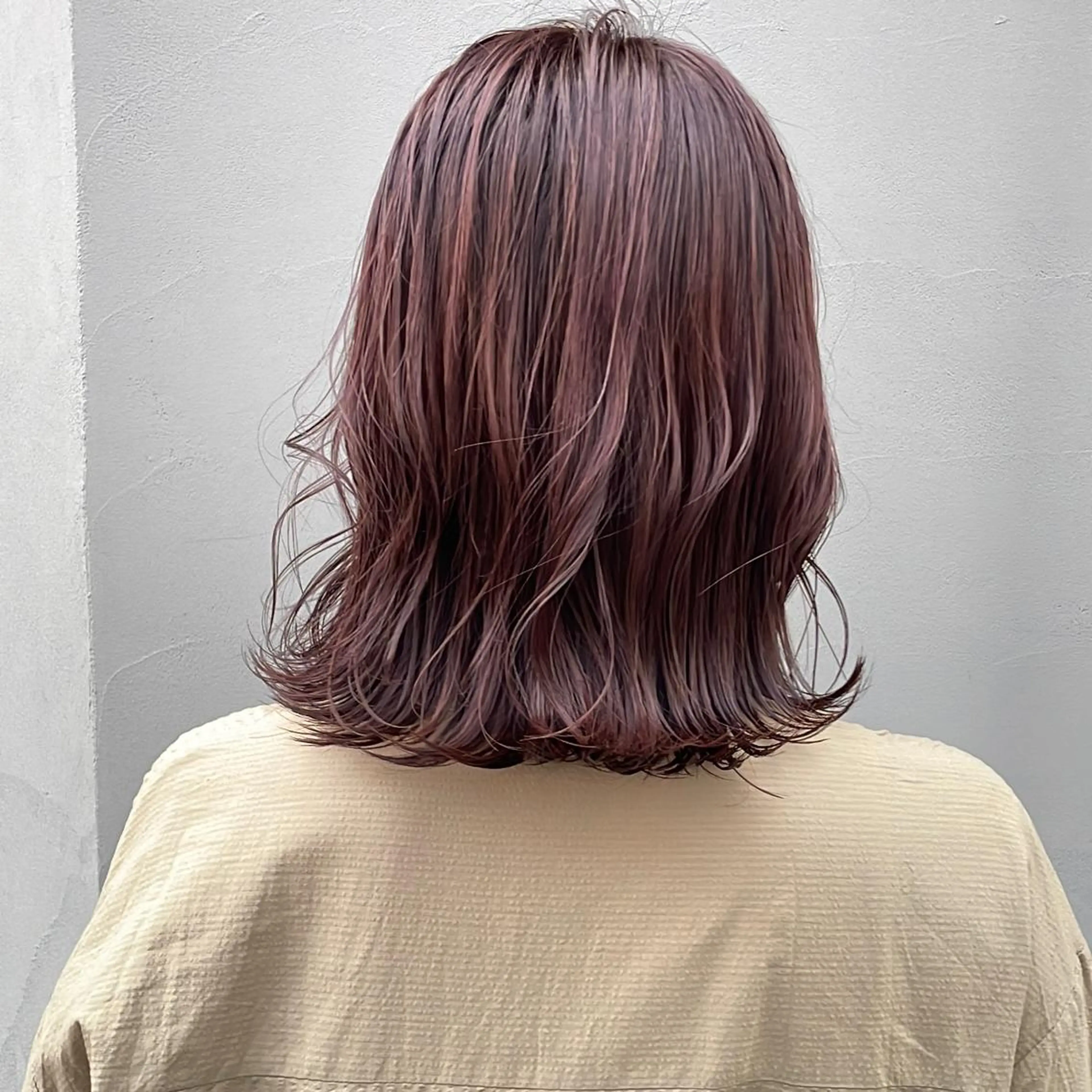 ミディアム カット ヘアカラー 小濱 拓也のヘアスタイル