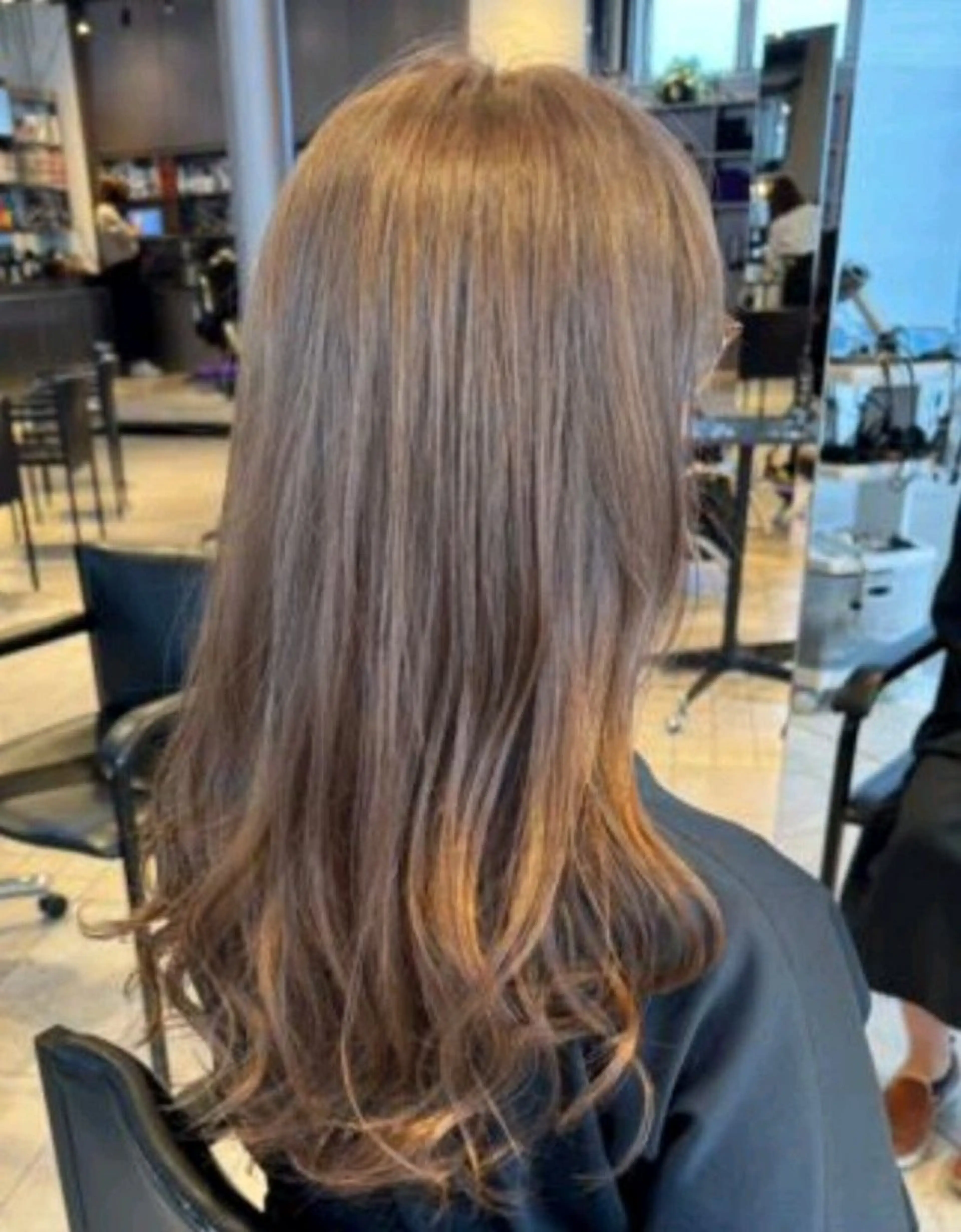 ロング ヘアカラー ブリーチなし艶カラー 🌈髪質改善MASSのヘアスタイル