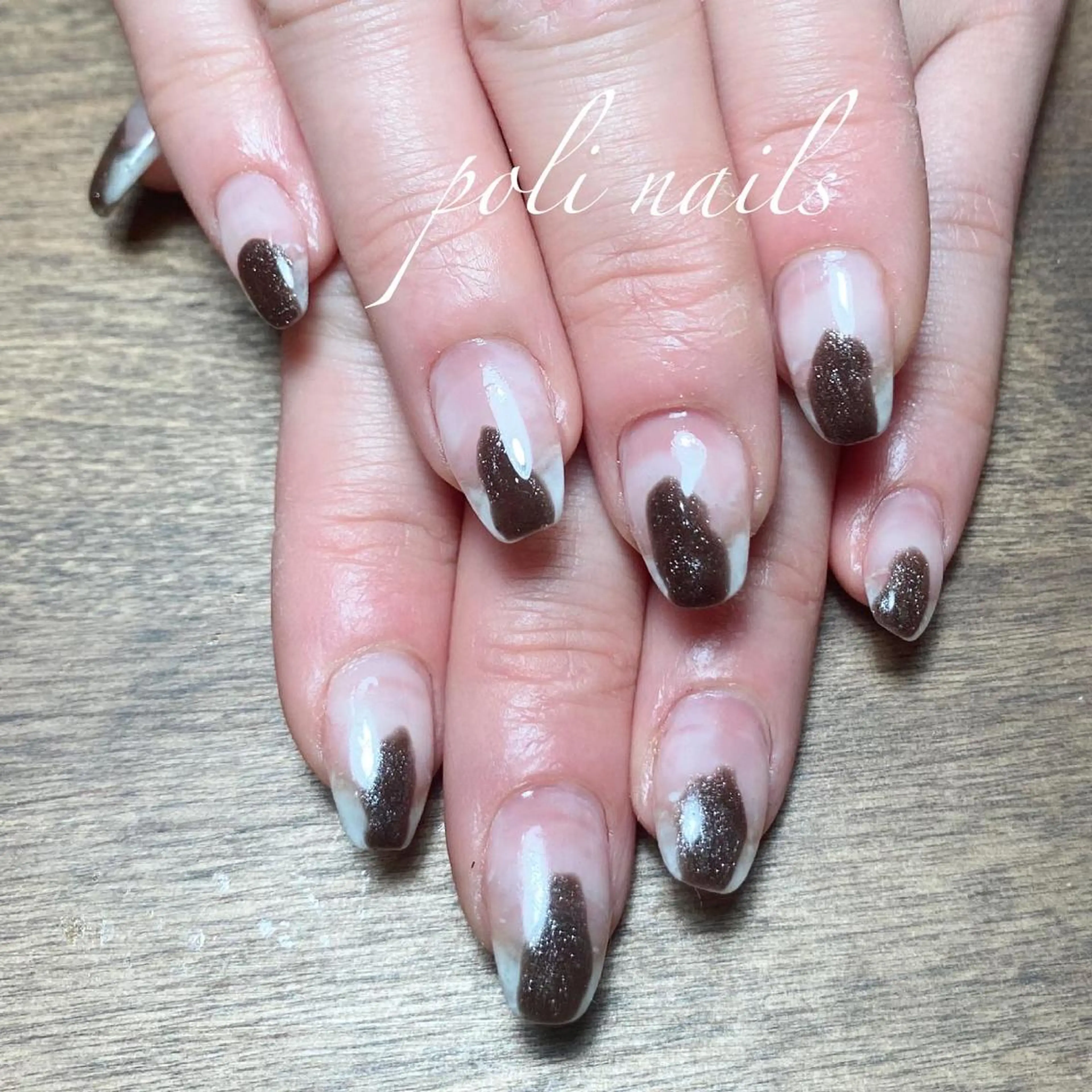 ネイル マグネットネイル poli nailsのネイルデザイン