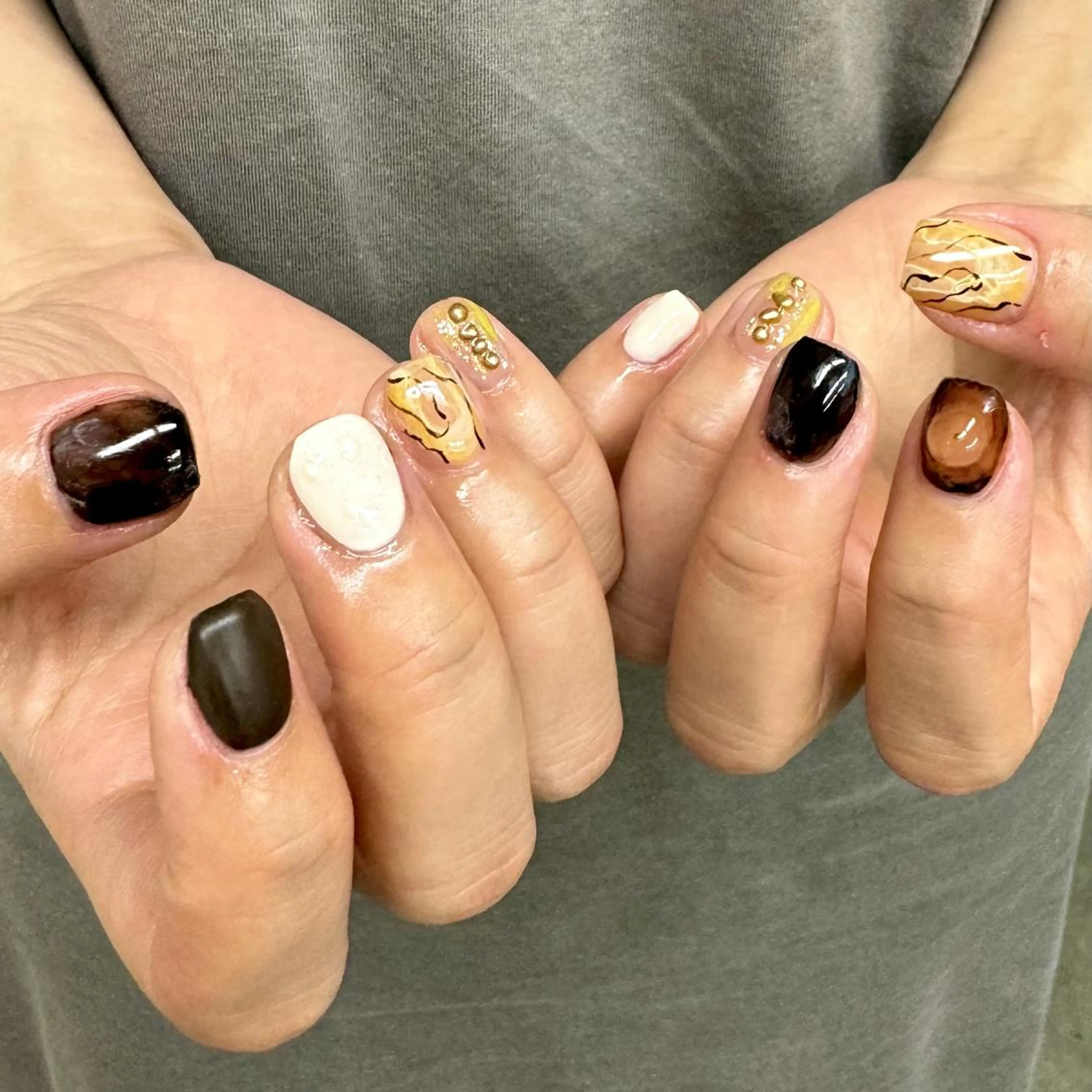 ネイル ジェルネイル 韓国ネイル ニュアンスネイル ワンホンネイル nailstudio eviz新宿店のネイルデザイン