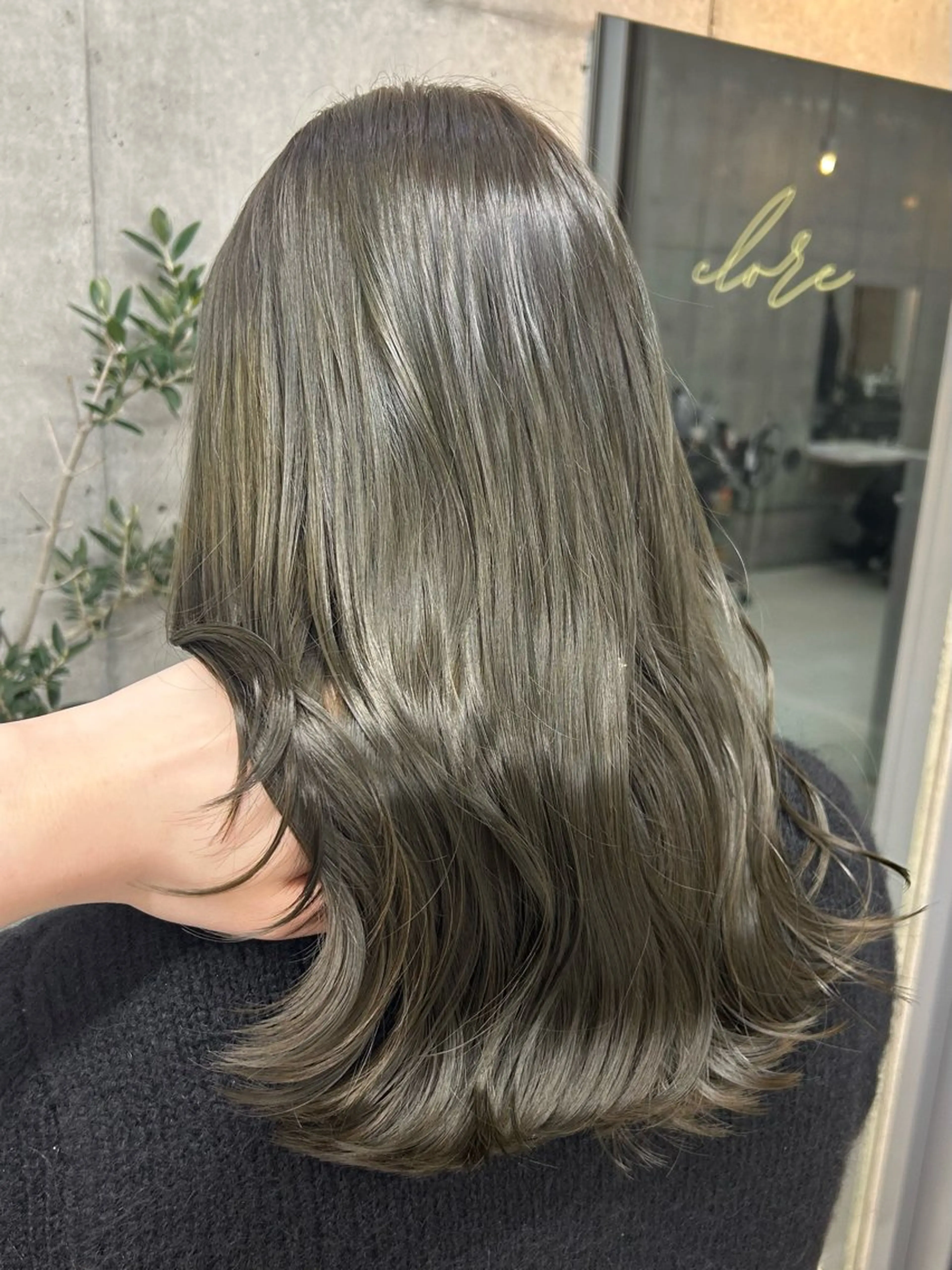 セミロング ヘアカラー トリートメント LOE Yuuka/42🩵のヘアスタイル