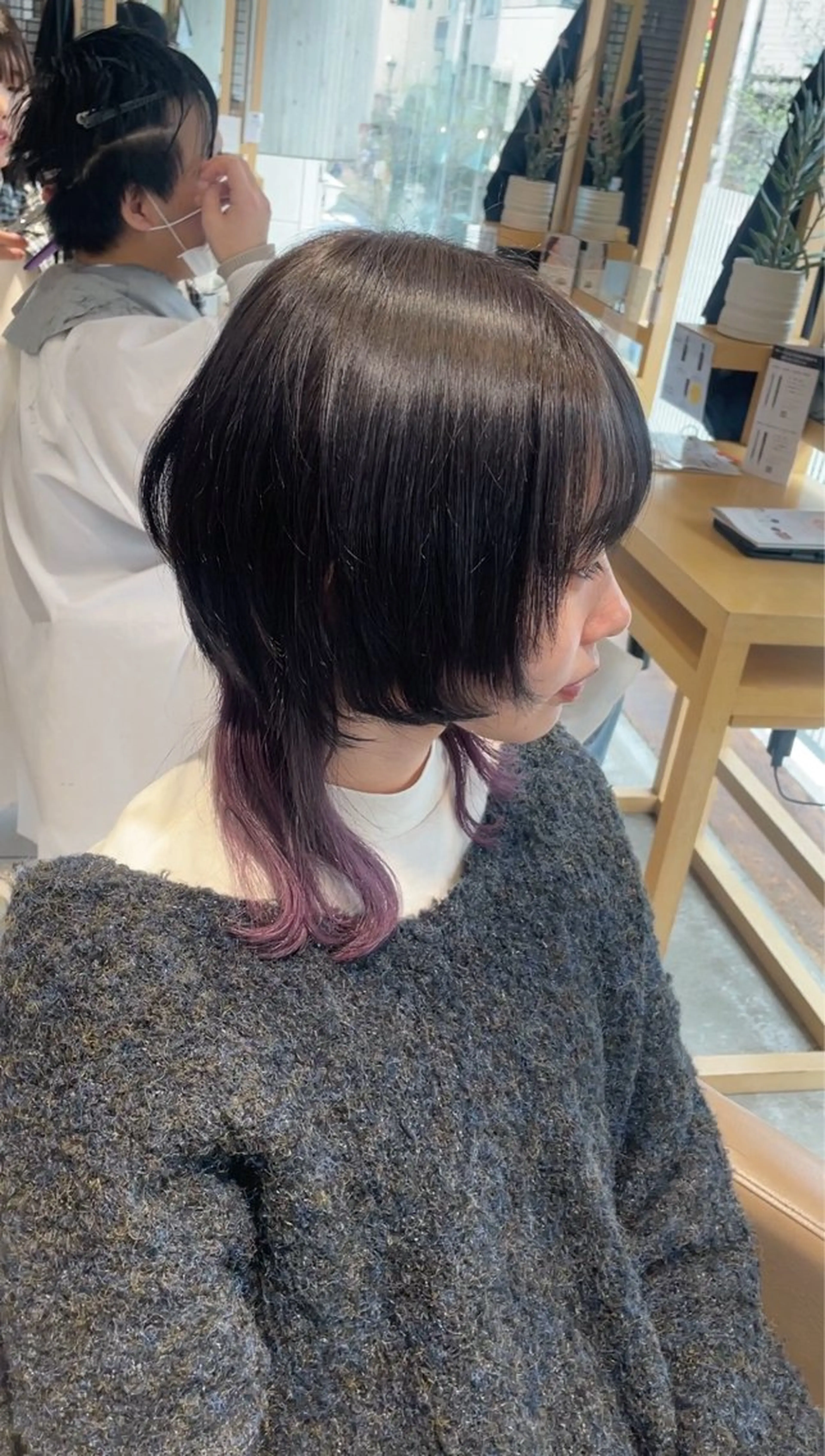 ミディアム レイヤーカット 特化型シオンのヘアスタイル
